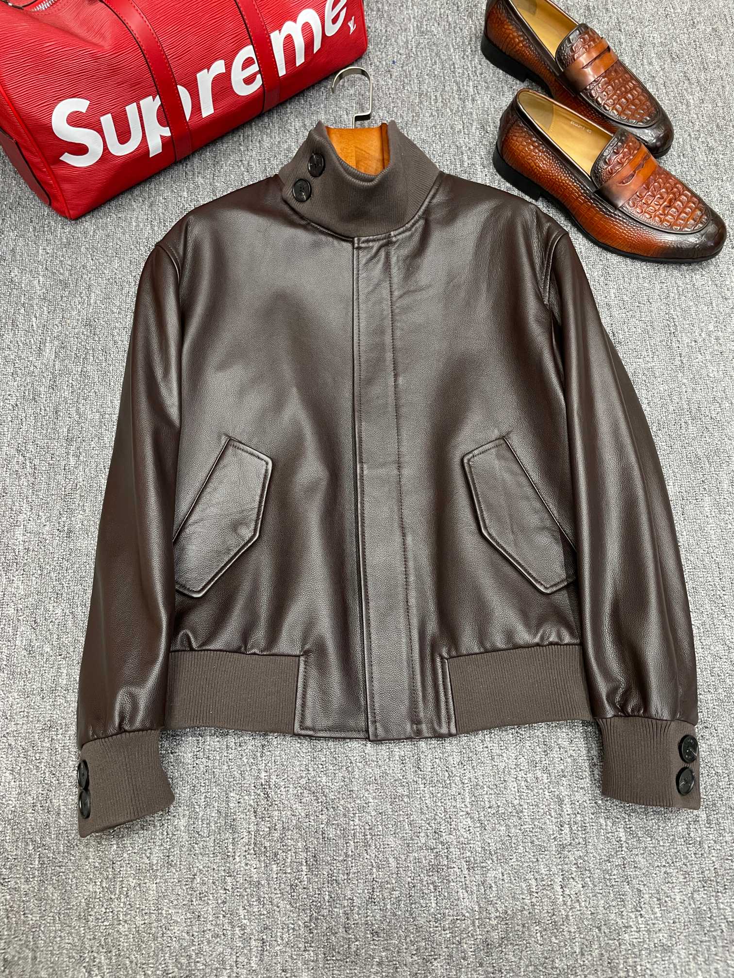 NO:940493,Loewe sheepskin jacket more details,,loewe,jackets & coats,sheepskin,Top Customize119860909罗意威羊皮外套更多细节,,loewe,jackets & coats,sheepskin,Top Customize1,Men's clothing