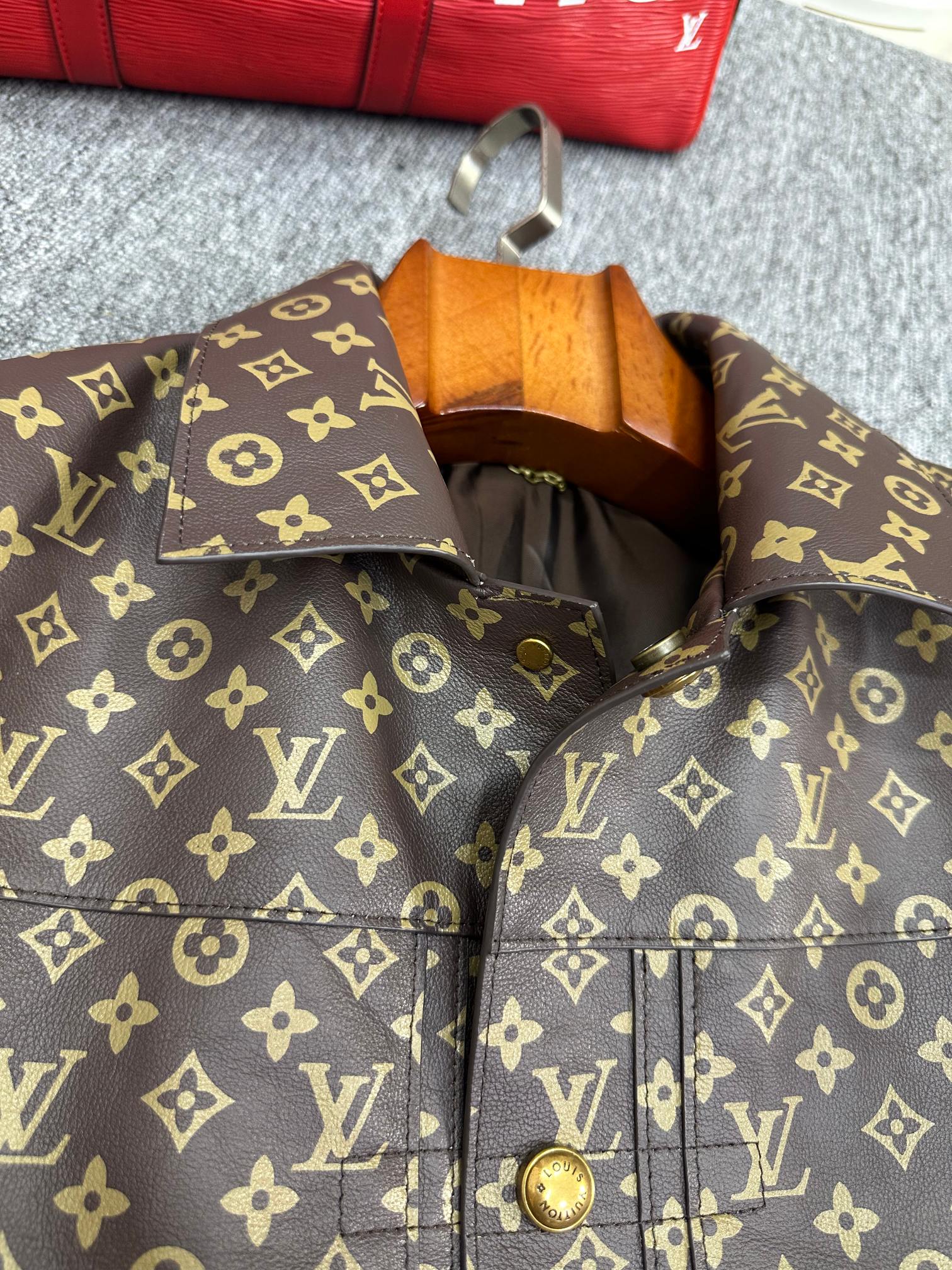 NO:940664,More details of Louis Vuitton cowhide jacket,,louis vuitton,jackets & coats,cowhide,Top Customize119860909路易威登牛皮外套更多细节,,louis vuitton,jackets & coats,cowhide,Top Customize1,Men's clothing