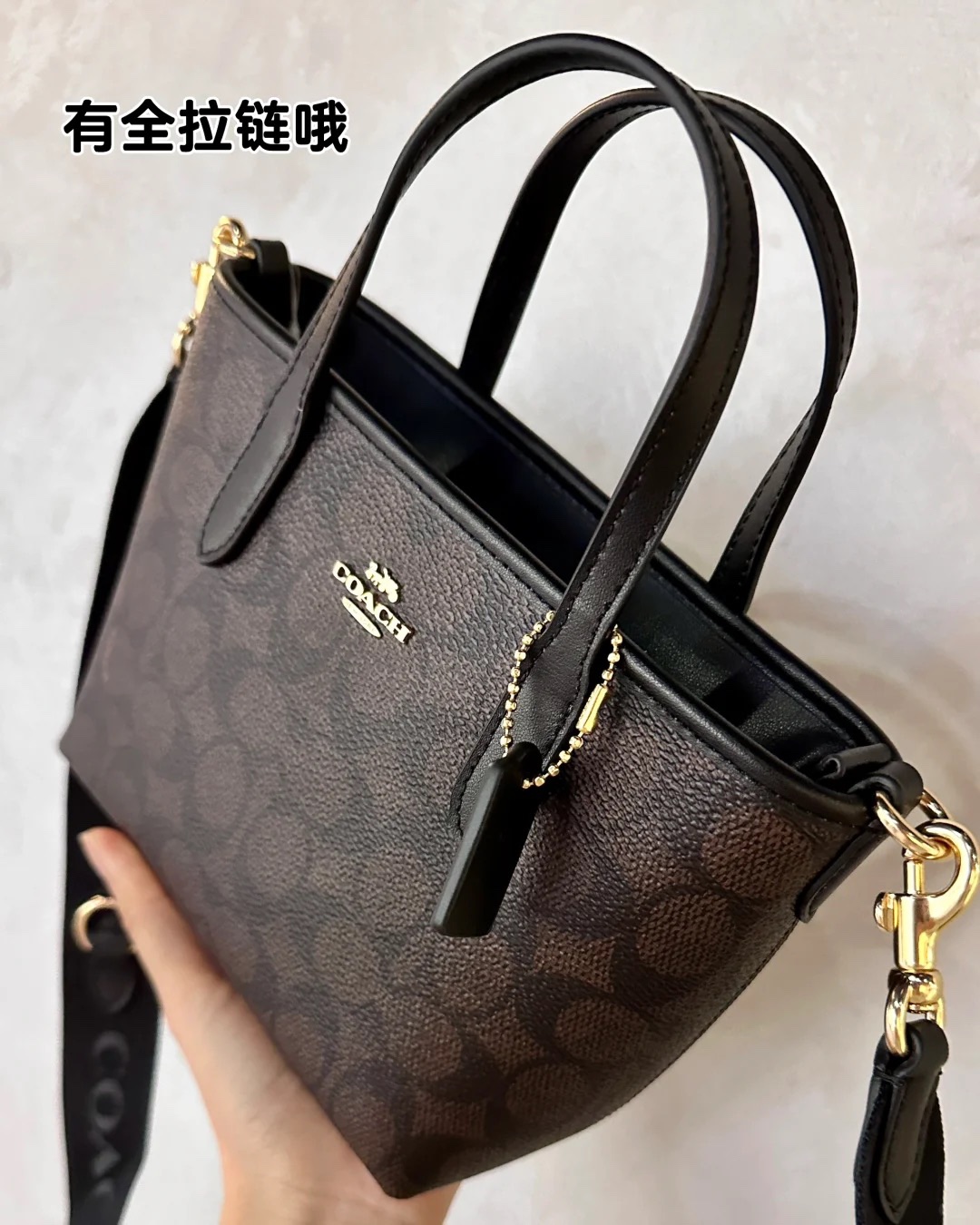 this mini tote features a sleek, compact silhouette - Comprehensive 5