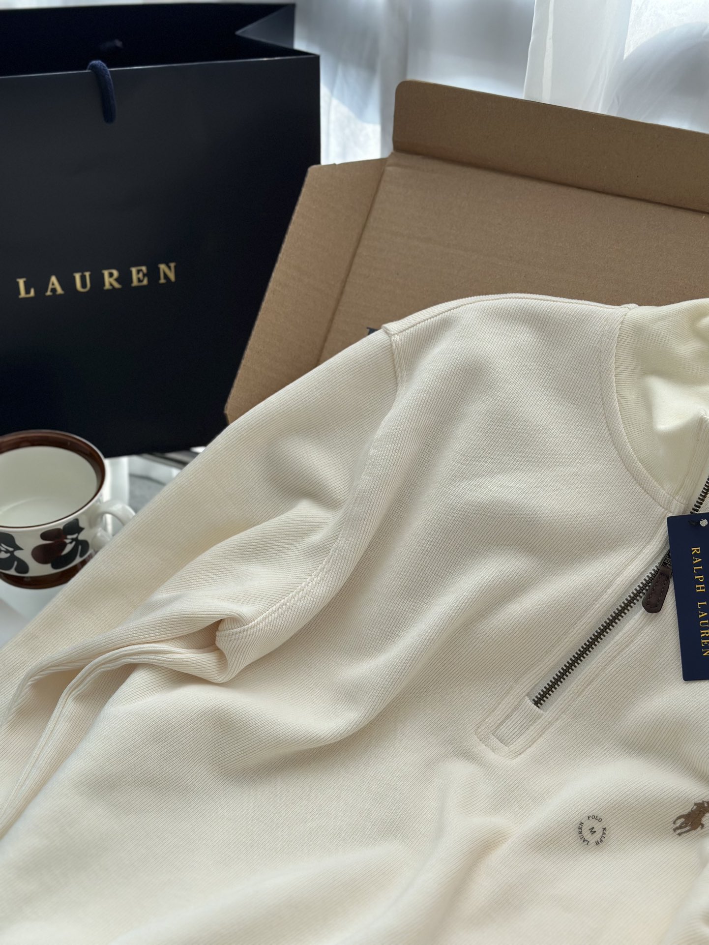 Ralph Lauren’s “Sticky Girl” Half-Lace Suit for Fall and Winter: Milky Almond Design Overview - 图片 2
