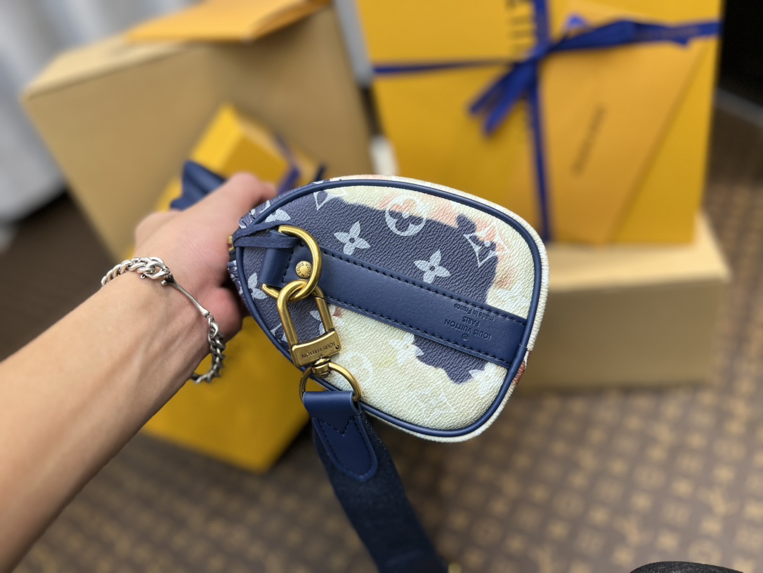 Goyard Luxury Designer Handbag Shoulder Crossbody Bag crafted in premium 3