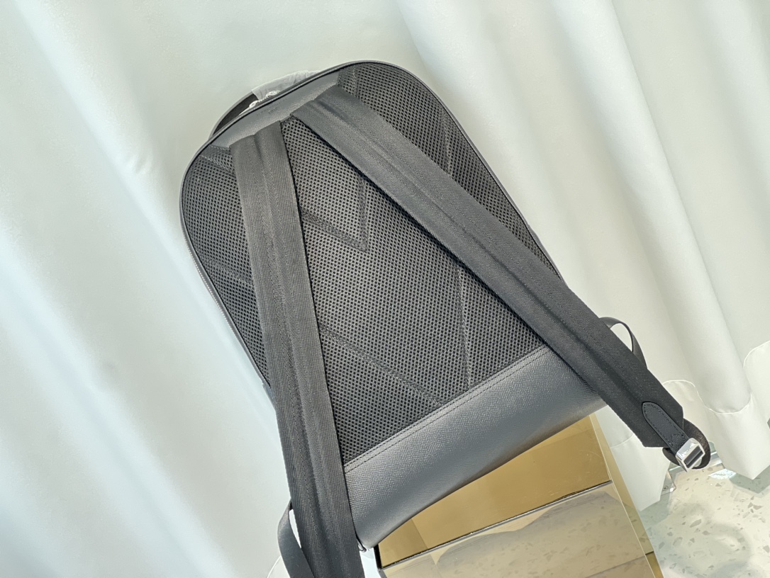 Louis Vuitton Haute Couture Haute Couture Ready-to-Wear Clothing Dress 5