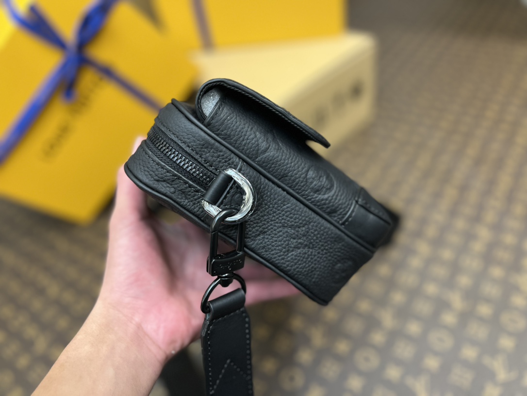 Louis Vuitton Haute Couture Classic Luxury Handbag Shoulder Crossbody 3