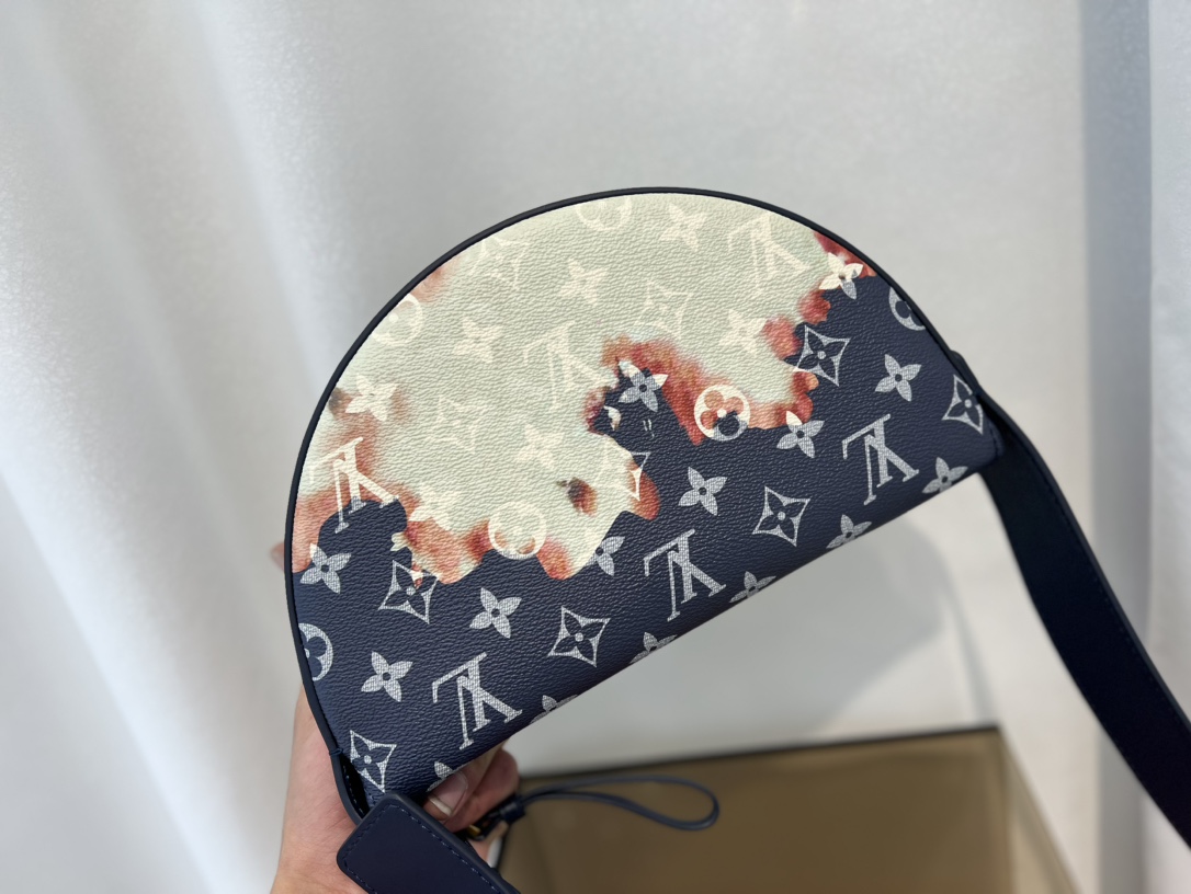 Louis Vuitton Haute Couture Classic Luxury Handbag Shoulder Crossbody 4