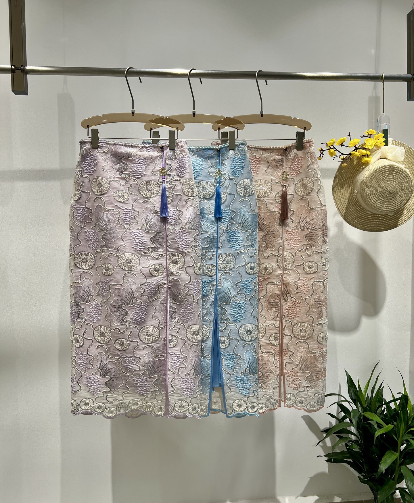 i1747106101563 1988 0 0