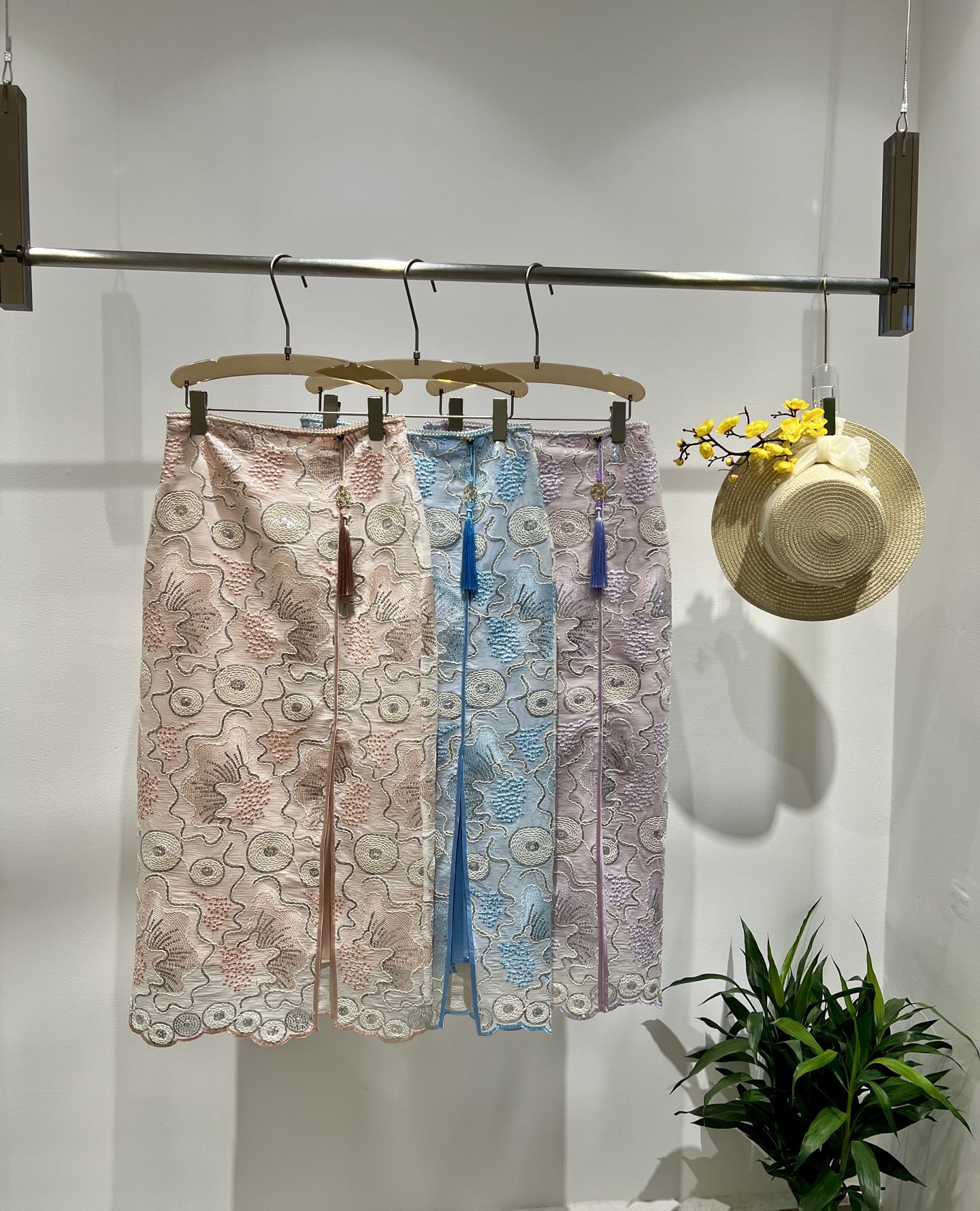 i1747106228448 870 0 7