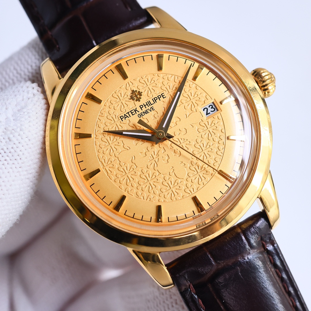 NO:662882,Produced by TW, white shell, gold shell, TW Factory original mold opening, Patek Philippe PP PN1 pot cover glass, classic series, which took up to eight months!  Ultra-thin men's automatic mechanical watch, using original movement imported from Japan, vibration frequency 28,800 times per hour, zero repair quality, original size of 40mm in diameter, ultra-thin craftsmanship of 8mm, and calfskin imported from Italy!  The pot lid is made of glass!  Super waterproof to 50 meters, 'super luminous mirror effect'!  Bring him with you to show your sharpness and extraordinary style!  Dazzling brilliance, eternal nobility. Factory quality!  Welcome to reprint!  Luxurious and exquisite recommended men's mechanical watches. The best luxury recommendations for gifts, please look for TW's exclusive quality, patek philippe, cowhide19860909TW 出品 白壳 金壳 TW Factory 原版开模 百达翡丽 PP PN1 锅盖玻璃 古典系列耗时长达八个月！超薄男士自动机械腕表,采用日本进口原装机芯,每小时振频28800次,零返修质量,直径40mm原装尺寸,超薄工艺8mm,采用意大利进口小牛皮！锅盖玻璃材质！超强防水50米,“镜面超强夜光效果”！带上他锋芒尽显,气派不凡！耀眼光辉,永恒尊贵.大厂品质！欢迎转载！奢华精致推荐男士机械腕表 送礼最佳奢华推荐请认准TW独家品质,,patek philippe,cowhide,Watch