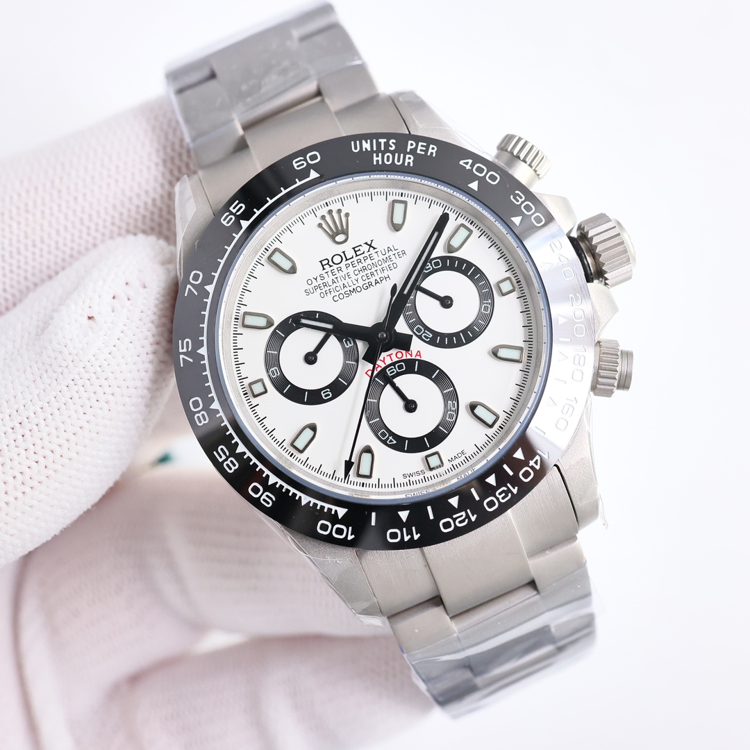 NO:143748,Produced by Mingjiang Rui Watch BLAKEN Rolex ROLEX Ditona Series B33 Latest modified titanium alloy Ditona!  12.3mm latest fourth-generation Ditona update!  Modified and replicated the highest version 40mm high-end quality real shot!  Use the latest all-in-one movement (not on the market 13.5mm ordinary shell cover) genuine leather strap or tape or stainless steel strap!  Supporting original storage box!  A set of real head belts included with tools!  Wonderful details 1 There are three main changes in the new upgraded Ditona, namely the dial scale, pointer color and case strap material!  2 The case and strap are treated with 904L stainless steel titanium, and each case cover is CNC for the entire process to handle all details, and then it is retouched, polished and inspected for fine workmanship!  !  The 3 movement adopts the latest generation of Dandong ultra-thin movement machinery with stable Cal modified version. The chronograph function is synchronized with the counter. The strap is equipped with an adjustable Oyster safe buckle that prevents accidental opening. This elegant solid link strap is comfortable to wear and easy to operate!  With BLAKEN fever modified storage box tool and a pair of watch straps!  !  (The accessories are lost and do not support return and exchange) - Sincere work Welcome to all watch friends to appreciate it!  S1 exquisitely recommended men's multifunctional mechanical watch, rolex19860909名匠瑞表出品  BLAKEN 劳力士 ROLEX 迪通拿系列 B33 最新改装钛合金迪通拿！12.3mm最新第四代迪通拿最新升级！改装复刻最高版本40mm高端品质实拍！采用改良版最新一体机芯（非市面13.5mm普通壳壳套）真皮表带或胶带或精钢表带！配套原厂收纳箱！附带工具真头粒皮带一套！ 精彩细节 1新款升级迪通拿主要有三个变化,分别在表盘刻度、指针颜色和表壳表带材质！ 2表壳、表带采用904L精钢钛化质处理,每个壳套全程CNC处理所有细节,再经过人工流程润饰,打磨和检测做工精细！！ 3机芯采用稳定Cal改良版最新一代一档丹东超薄机芯机械,计时功能与专柜同步,表带配备防止意外打开的可调节蚝式保险扣,这高雅的实心链结表带,佩戴舒适,操作也十分简便！配BLAKEN发烧改装收纳箱工具以及价值的表带一副！！（附带配件丢失不支持退换）- 诚意之作 欢迎各路表友品鉴！S1精致推荐男士多功能机械腕表,,rolex,Watch