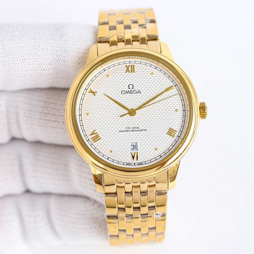 NO:150454,Gold OM Factory OMEGA OMEGA Dish Fly Series 40m Master Chronometer Watch Free belt, optional color The overall case is made of original stainless steel to create synchronous original polishing technology Butterfly Fly Series 40m The arched dial has been processed with dark blue PVD, and it has irregularly arranged vertical texture printed on it, presenting the polishing effect of sun rays. The six-digit calendar window, including the calendar disc, are the same as the original, and the original steel belt is made one-to-one. The same polishing technology as the original product can be used with the original, and it is truly perfect, and is definitely not other ordinary products in the market. The belt buckle is a pin buckle that is the same as the original, and it is equipped with the Omega Master Chronometer movement. It is equipped with the wear-resistant sapphire glass watch back mechanical watch,,,,,19860909金 OM Factory  欧米茄 OMEGA 碟飞系列 40m 至臻天文台表 赠送皮带一条,颜色任选 整体表壳采用原装精钢材质打造同步原装打磨技术 蝶飞系列 40m 拱形表盘经过深蓝色PVD处理,其上印有不规则排列的垂直纹理,呈现出太阳射线的打磨效果,六位日历窗口包括日历盘字体大小均与原装一致, 钢带原版开模一比一打造,与正品同样的打磨技术,均可跟原装通用,真正做到了完美,绝非市场其他普通货 皮带表扣是同原装一致的针扣,内部搭载欧米茄至臻天文台机芯,透过耐磨损蓝宝石玻璃表背机械腕表,,,omega,Watch