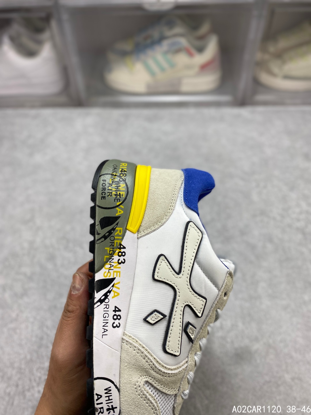 💰150
意大利鞋履品牌·普瑞米亚达
Premiata 低帮百搭休闲鞋
依据国际高标准制造 原单小白鞋
木字男鞋潮复古反绒皮运动休闲鞋木字鞋
鞋子简单大方 手感出众 舒适好穿又百搭
鞋子整体的外观颜值高 鞋面采用的是两种不同的材质面料拼接
鞋底侧边印了很多复古潮流印刷
是比较有个性特色的一款
鞋面材质是采用的牛反绒+牛津布+头层牛皮制作而成
鞋底材质是天然橡胶 大花纹设计防滑减震又耐磨 它的鞋垫都是头层猪皮
普瑞米亚达复古运动鞋真的又好看又好穿 很好搭配衣服
#A02CAR1120 38-46