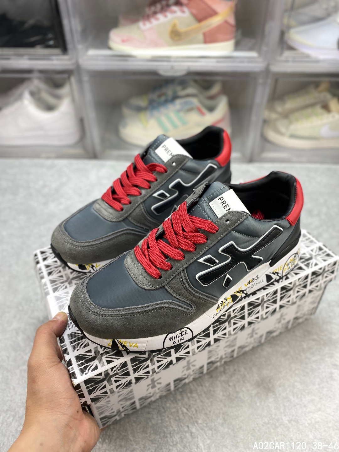 🈴️三 💰150
意大利鞋履品牌·普瑞米亚达
Premiata 低帮百搭休闲鞋
依据国际高标准制造 原单小白鞋
木字男鞋潮复古反绒皮运动休闲鞋木字鞋
鞋子简单大方 手感出众 舒适好穿又百搭
鞋子整体的外观颜值高 鞋面采用的是两种不同的材质面料拼接
鞋底侧边印了很多复古潮流印刷
是比较有个性特色的一款
鞋面材质是采用的牛反绒+牛津布+头层牛皮制作而成
鞋底材质是天然橡胶 大花纹设计防滑减震又耐磨 它的鞋垫都是头层猪皮
普瑞米亚达复古运动鞋真的又好看又好穿 很好搭配衣服
#A02CAR1120 38-46