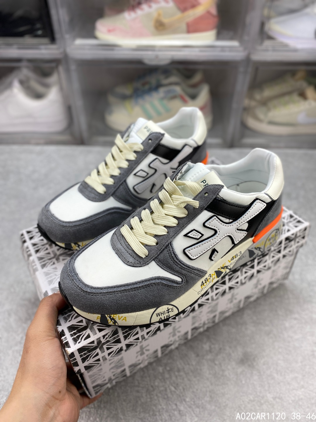 🈴️三 💰150
意大利鞋履品牌·普瑞米亚达
Premiata 低帮百搭休闲鞋
依据国际高标准制造 原单小白鞋
木字男鞋潮复古反绒皮运动休闲鞋木字鞋
鞋子简单大方 手感出众 舒适好穿又百搭
鞋子整体的外观颜值高 鞋面采用的是两种不同的材质面料拼接
鞋底侧边印了很多复古潮流印刷
是比较有个性特色的一款
鞋面材质是采用的牛反绒+牛津布+头层牛皮制作而成
鞋底材质是天然橡胶 大花纹设计防滑减震又耐磨 它的鞋垫都是头层猪皮
普瑞米亚达复古运动鞋真的又好看又好穿 很好搭配衣服
#A02CAR1120 38-46