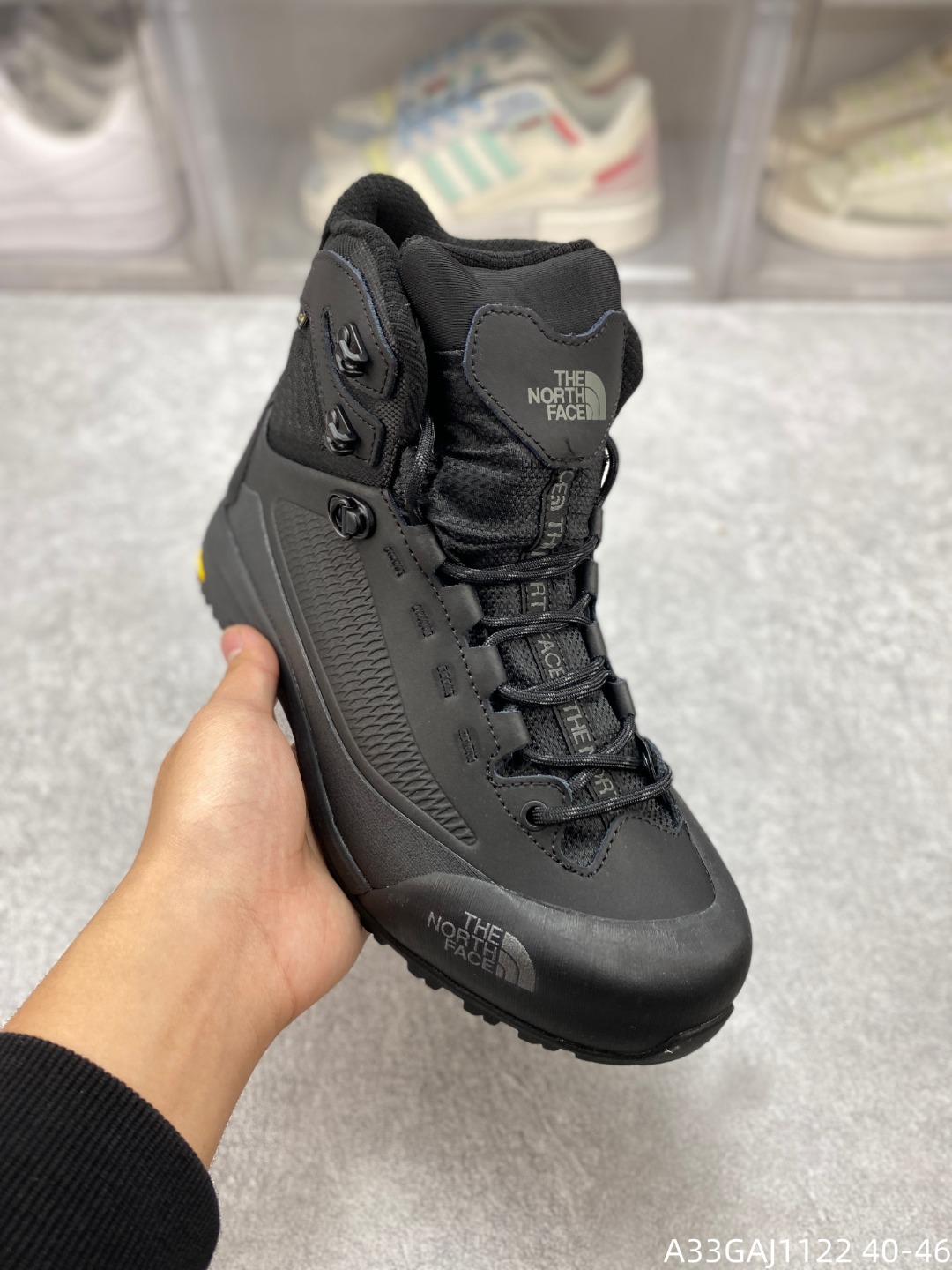 💰280
公司级✅北面/THE NORTH FACE 男士登山鞋防水防滑保暖徒步鞋中帮系带 专为户外探险设计的高帮徒步鞋,采用经典黑灰配 色,点缀蓝色细节,尽显硬朗与时尚。鞋面采用耐磨 材质,搭配透气网眼设计,确保长时间行走依然舒适 干爽。稳固的鞋底与防滑纹路,提供卓越抓地力,轻 松应对复杂地形。无论是山野徒步还是长途跋涉,这 款鞋子都能为你提供可靠支撑,助你畅享每一次户外 旅程。
货号:NF0A83NBMN8-601 #A33GAJ1122