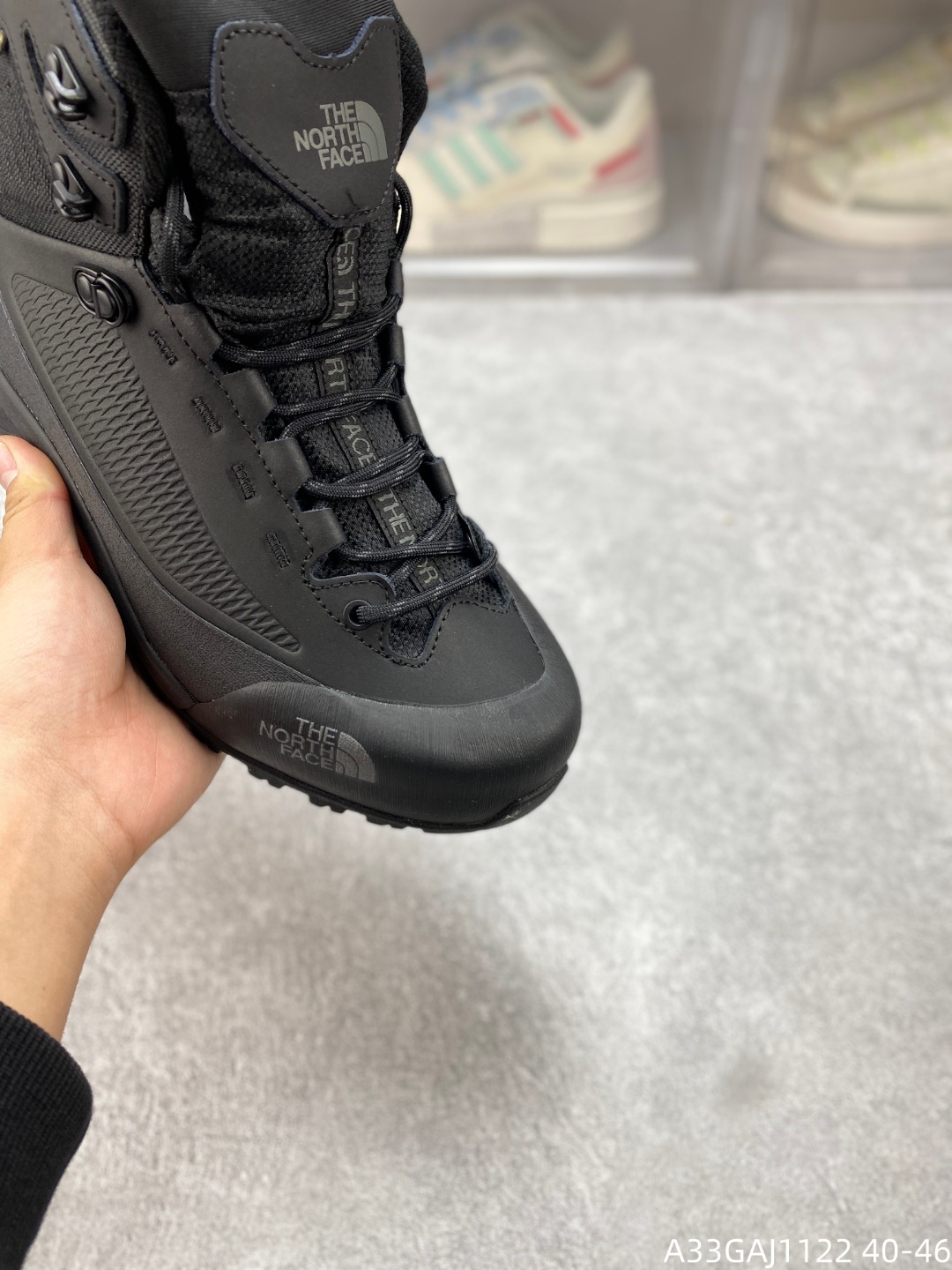 💰280
公司级✅北面/THE NORTH FACE 男士登山鞋防水防滑保暖徒步鞋中帮系带 专为户外探险设计的高帮徒步鞋,采用经典黑灰配 色,点缀蓝色细节,尽显硬朗与时尚。鞋面采用耐磨 材质,搭配透气网眼设计,确保长时间行走依然舒适 干爽。稳固的鞋底与防滑纹路,提供卓越抓地力,轻 松应对复杂地形。无论是山野徒步还是长途跋涉,这 款鞋子都能为你提供可靠支撑,助你畅享每一次户外 旅程。
货号:NF0A83NBMN8-601 #A33GAJ1122