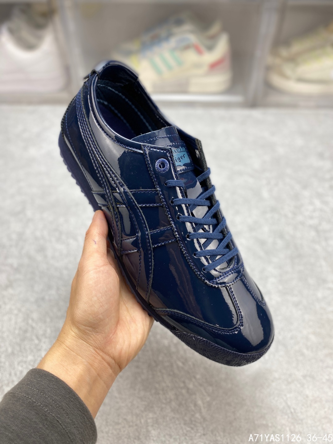 💰💰120
Asics鬼冢虎 MEXICO 66 NM Asics Onitsuka Tiger MEXICO 66 SD 亚瑟士鬼冢虎复古经典板鞋
官方货号: 1183C527 600 #A71YAS1126 36-45
Size:36 37 37.5 38 39 39.5 40.5 41.5 42 42.5 43.5 44 44.5 45