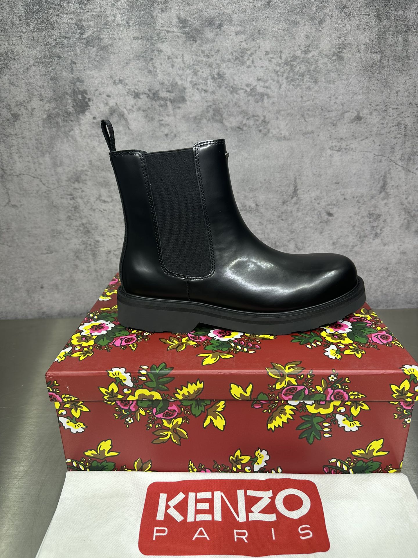 NO:760925,The latest autumn and winter style Cheersi mid-calf boots, round toe men's thick-soled casual simple retro lace-up zipper leather boots, rubber outsole stacked low heels, environmentally friendly fabric imported open edge beads, imported cowhide lining, full package size 39-46, boots, boots, cowhide19860909秋冬最新款 切而西中筒靴,圆头男士厚底休闲简约复古系带拉链皮靴,橡胶大底叠层低跟,面料环保进口开边珠,进口牛皮内里,全套包装39-46码,靴子,boots,cowhide,Women's Shoes