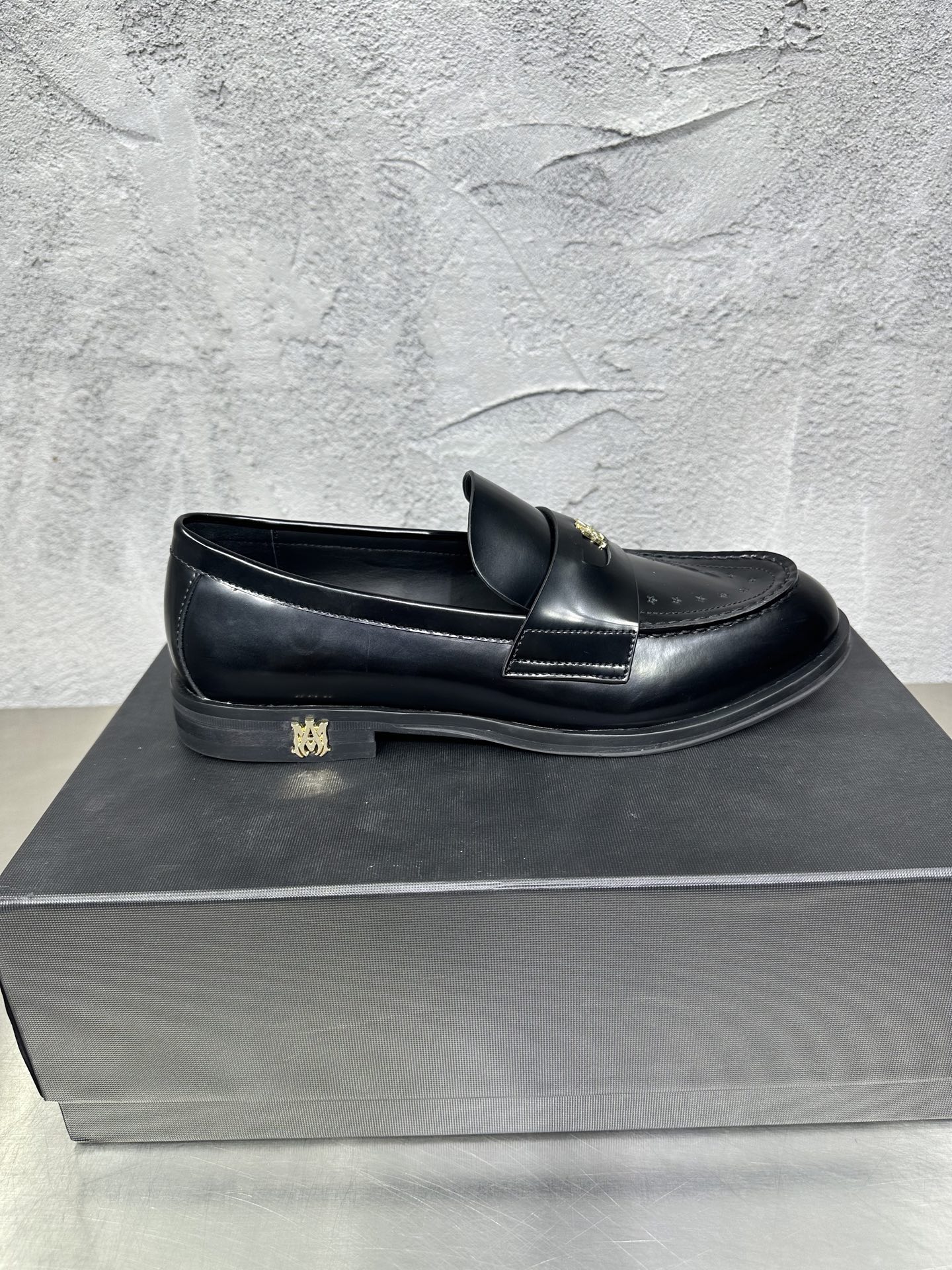 NO:262218,The latest spring and autumn derby shoes, catwalk splicing Lefu shoes, face bead decorative buckle, cowhide. footbed cowhide packaging black and white 2 colors 39-45 sizes, loafers, cowhide19860909最新款春秋德比鞋,走秀拼接乐富鞋,面开边珠装饰扣,里牛皮.垫脚牛皮包装黑白2色39-45码,乐福鞋,loafers,cowhide,Women's Shoes