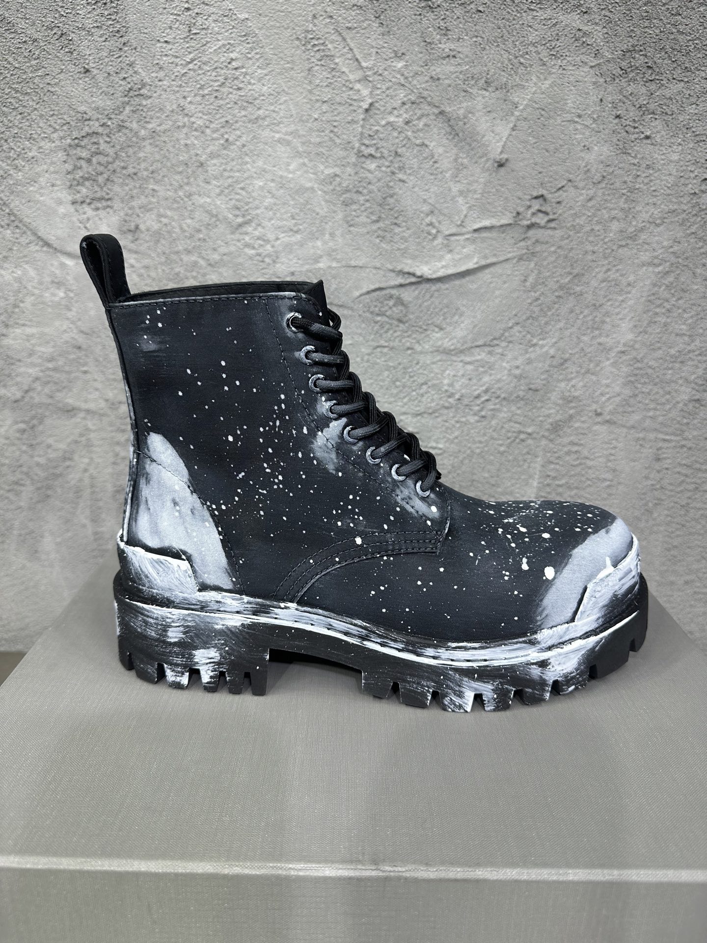 NO:760987,Popular thick-soled derby shoes, casual big-toe shoes, outsole with real stitching, non-women's size outsole on the market, imported nylon fabric and paint effect craftsmanship, cowhide for foot pads, cowhide lining, full package size 39-46 (customized size 46), boots, boots, cowhide19860909爆款 厚底德比鞋休闲大头鞋,大底全真走线,非市面上女码大底,面料进口尼龙和漆面效果工艺,垫脚牛皮,里布牛皮,全套包装码数39-46（46码定做）,靴子,boots,cowhide,Women's Shoes