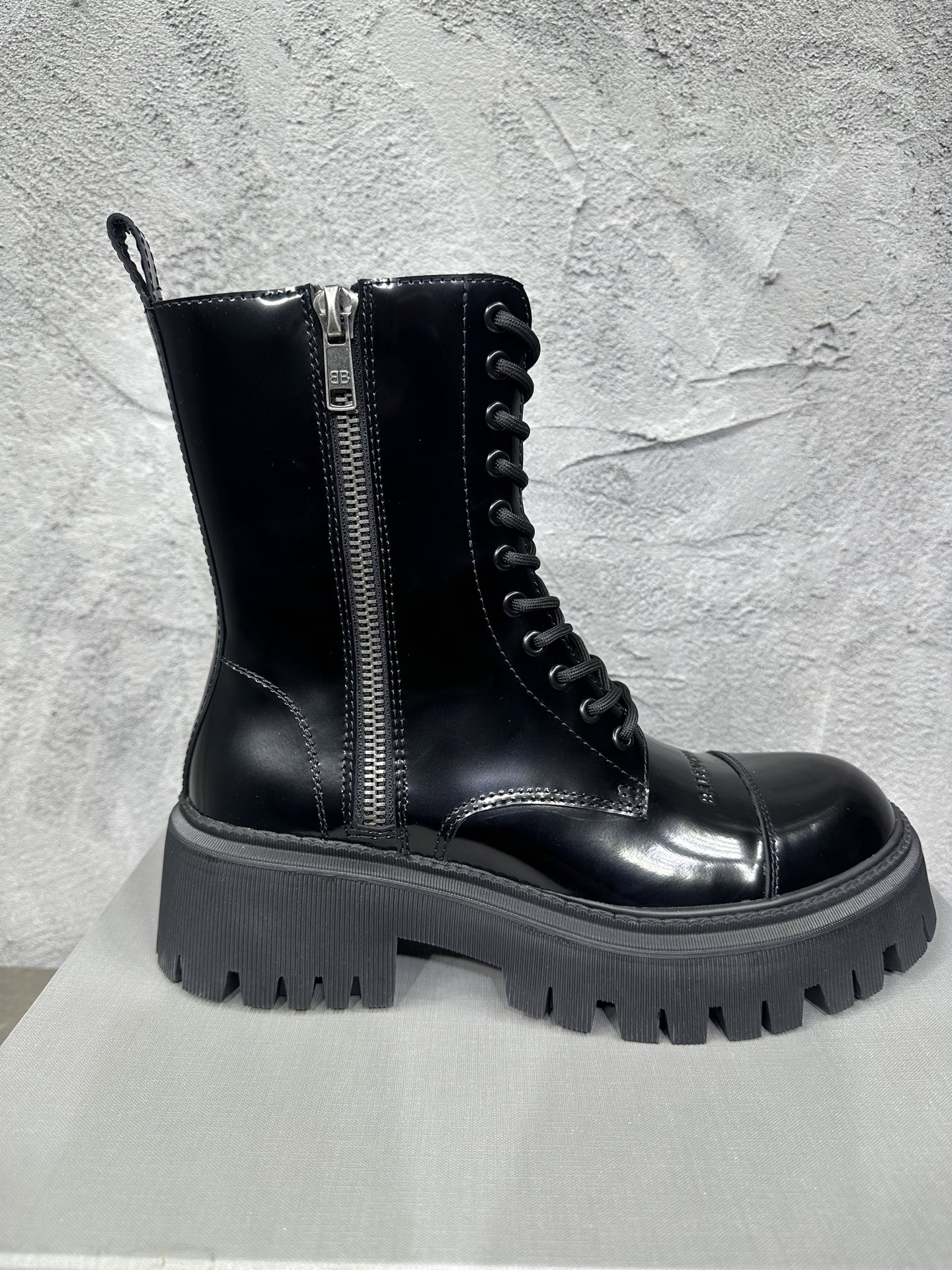 _dd29sG43FIsuhOehFJrSU_xvEtw81PWtsHFFKtw