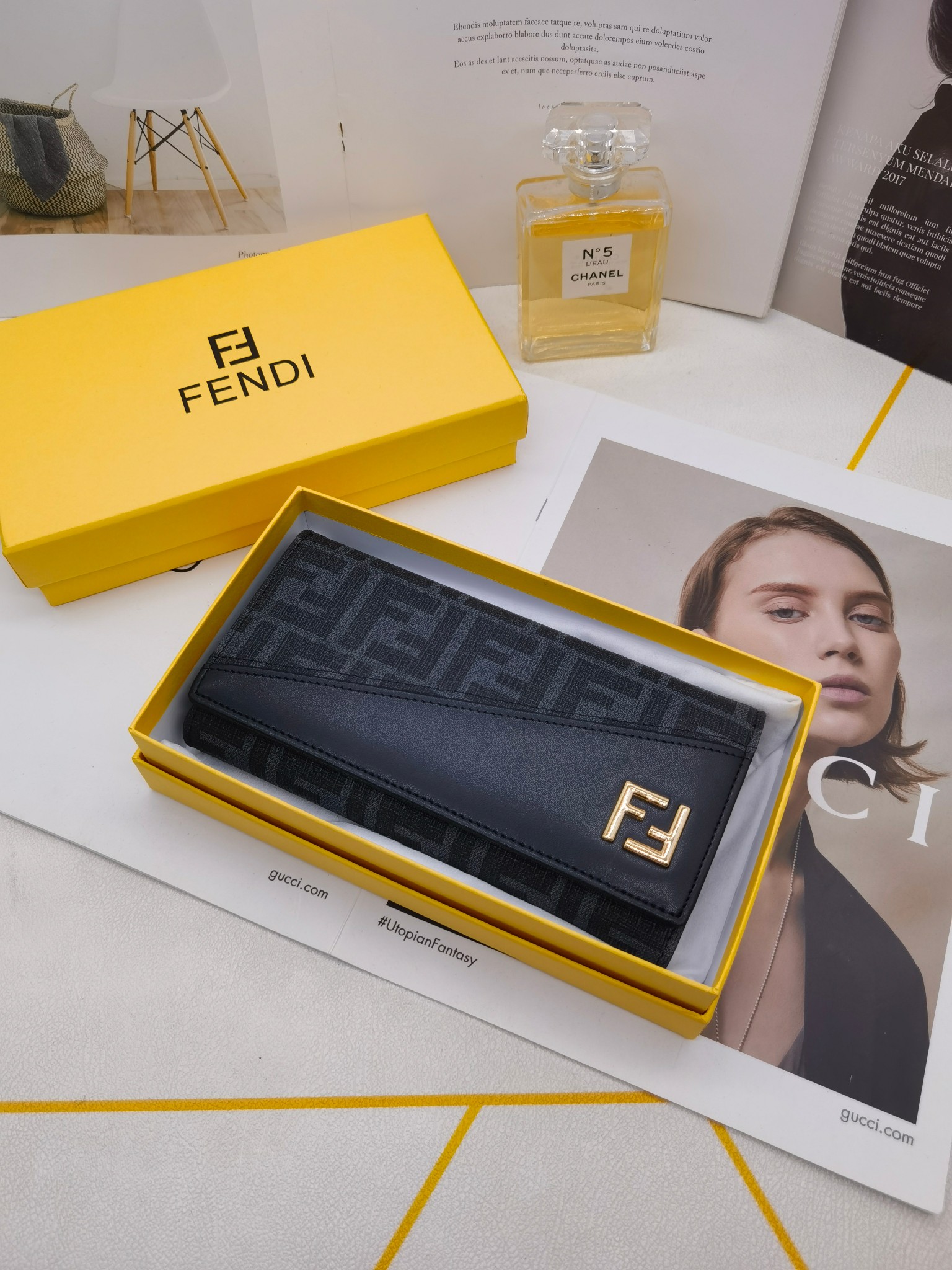 🆕🆕🆕🆕8569专柜同步，最新款钱包，采用进口牛 皮，原厂定制的最新徽标，不管皮质还是logo，都要给