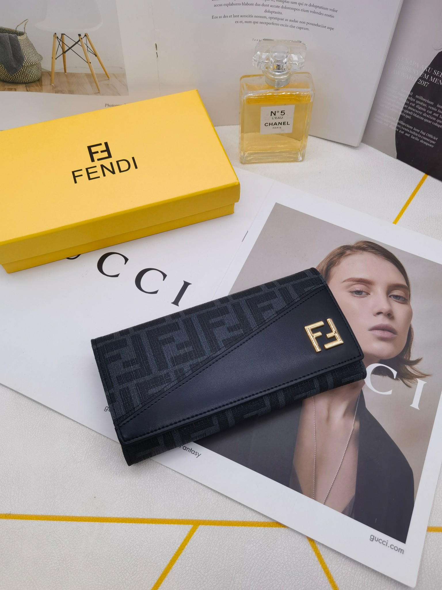 🆕🆕🆕🆕8569专柜同步，最新款钱包，采用进口牛 皮，原厂定制的最新徽标，不管皮质还是logo，都要给