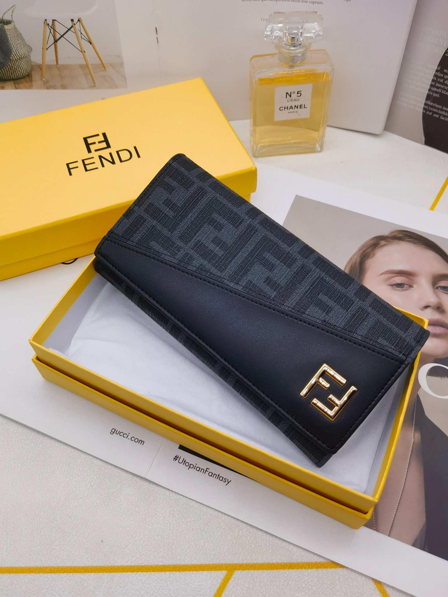 🆕🆕🆕🆕8569专柜同步，最新款钱包，采用进口牛 皮，原厂定制的最新徽标，不管皮质还是logo，都要给