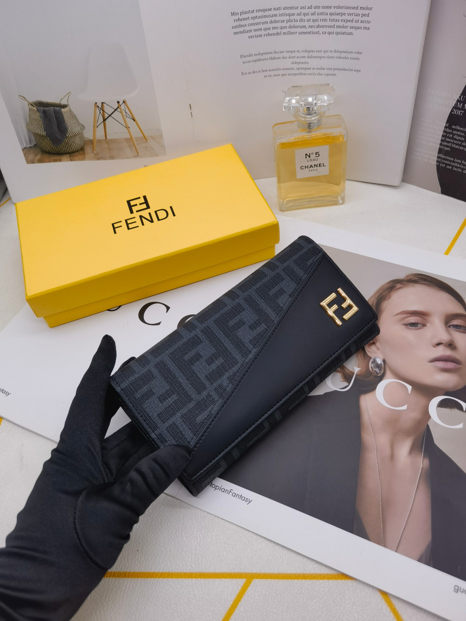 🆕🆕🆕🆕8569专柜同步，最新款钱包，采用进口牛 皮，原厂定制的最新徽标，不管皮质还是logo，都要给