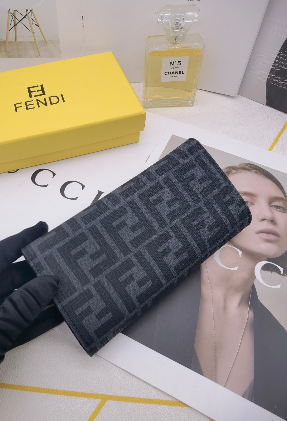 🆕🆕🆕🆕8569专柜同步，最新款钱包，采用进口牛 皮，原厂定制的最新徽标，不管皮质还是logo，都要给