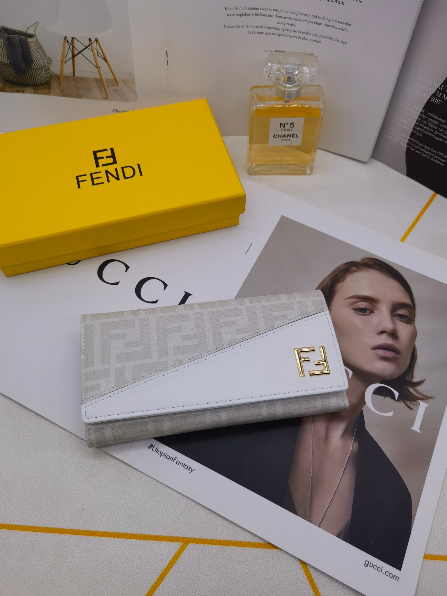 🆕🆕🆕🆕8569专柜同步，最新款钱包，采用进口牛 皮，原厂定制的最新徽标，不管皮质还是logo，都要给