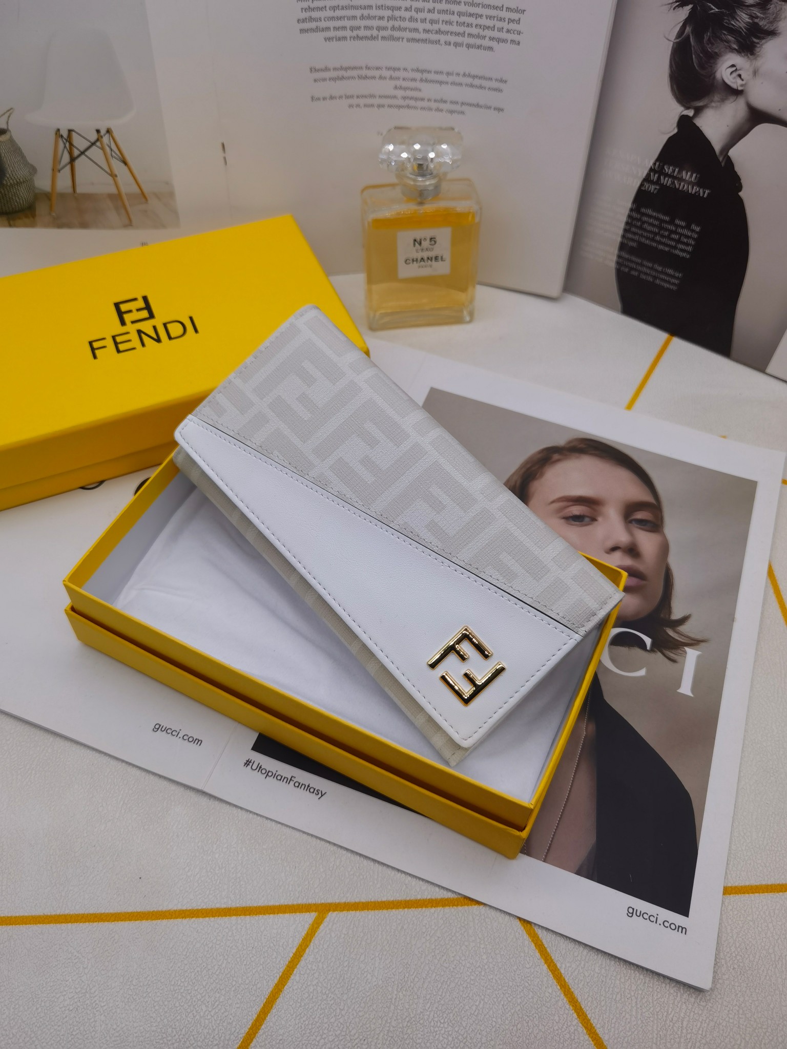 🆕🆕🆕🆕8569专柜同步，最新款钱包，采用进口牛 皮，原厂定制的最新徽标，不管皮质还是logo，都要给