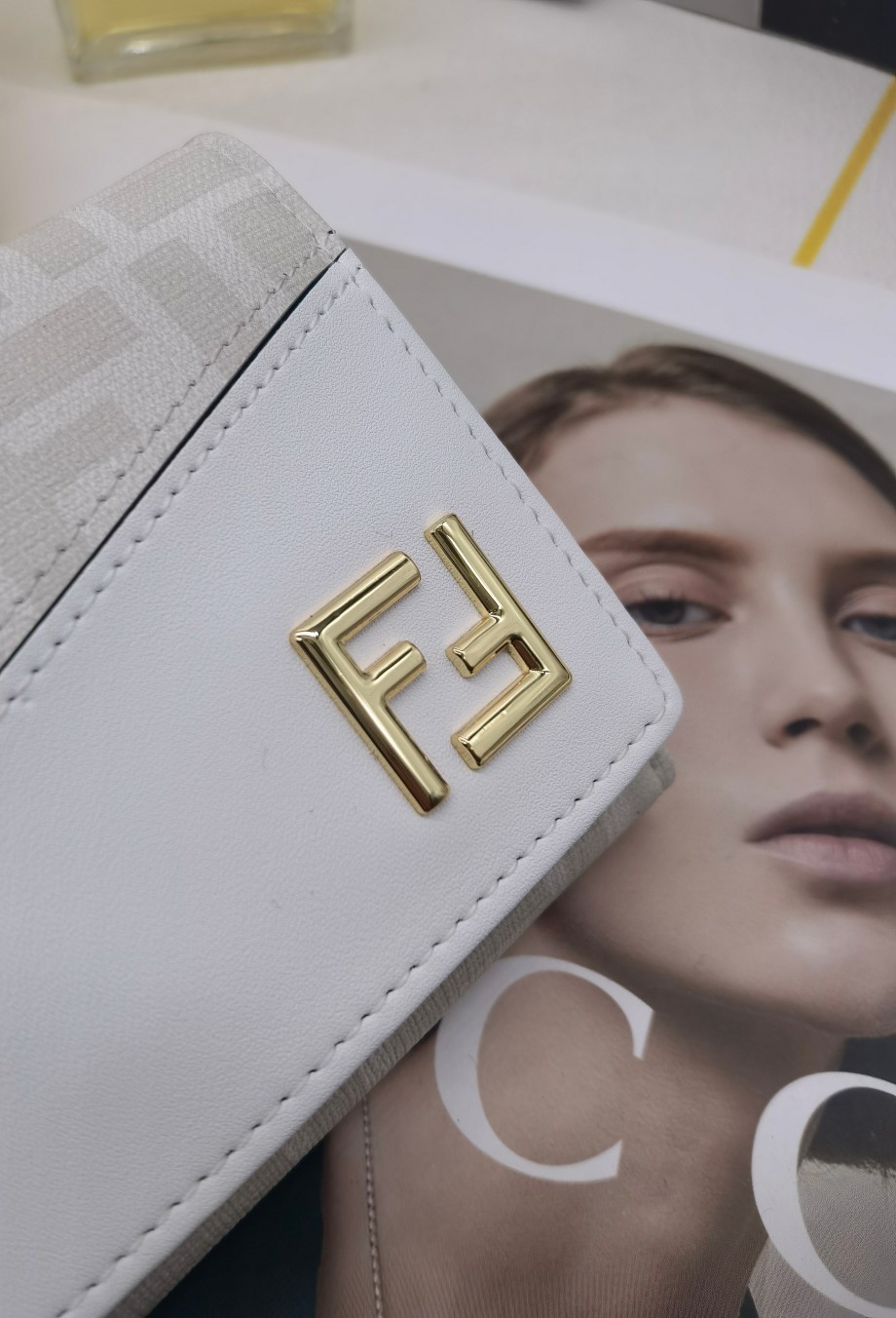 🆕🆕🆕🆕8569专柜同步，最新款钱包，采用进口牛 皮，原厂定制的最新徽标，不管皮质还是logo，都要给