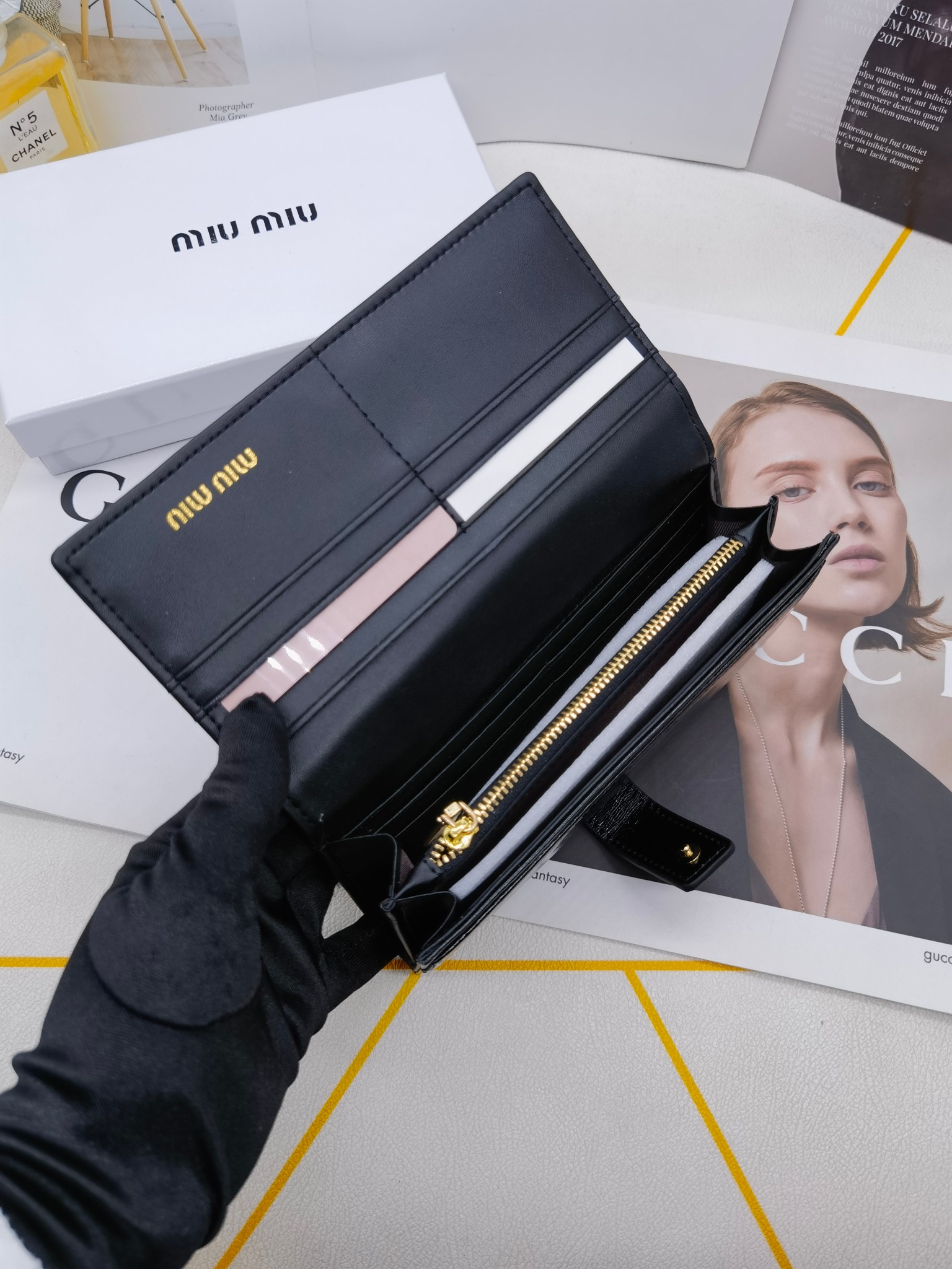 🆕🆕🆕🆕8598专柜同步，最新款钱包，采用进口牛 皮，原厂定制的最新徽标，不管皮质还是logo，都要给