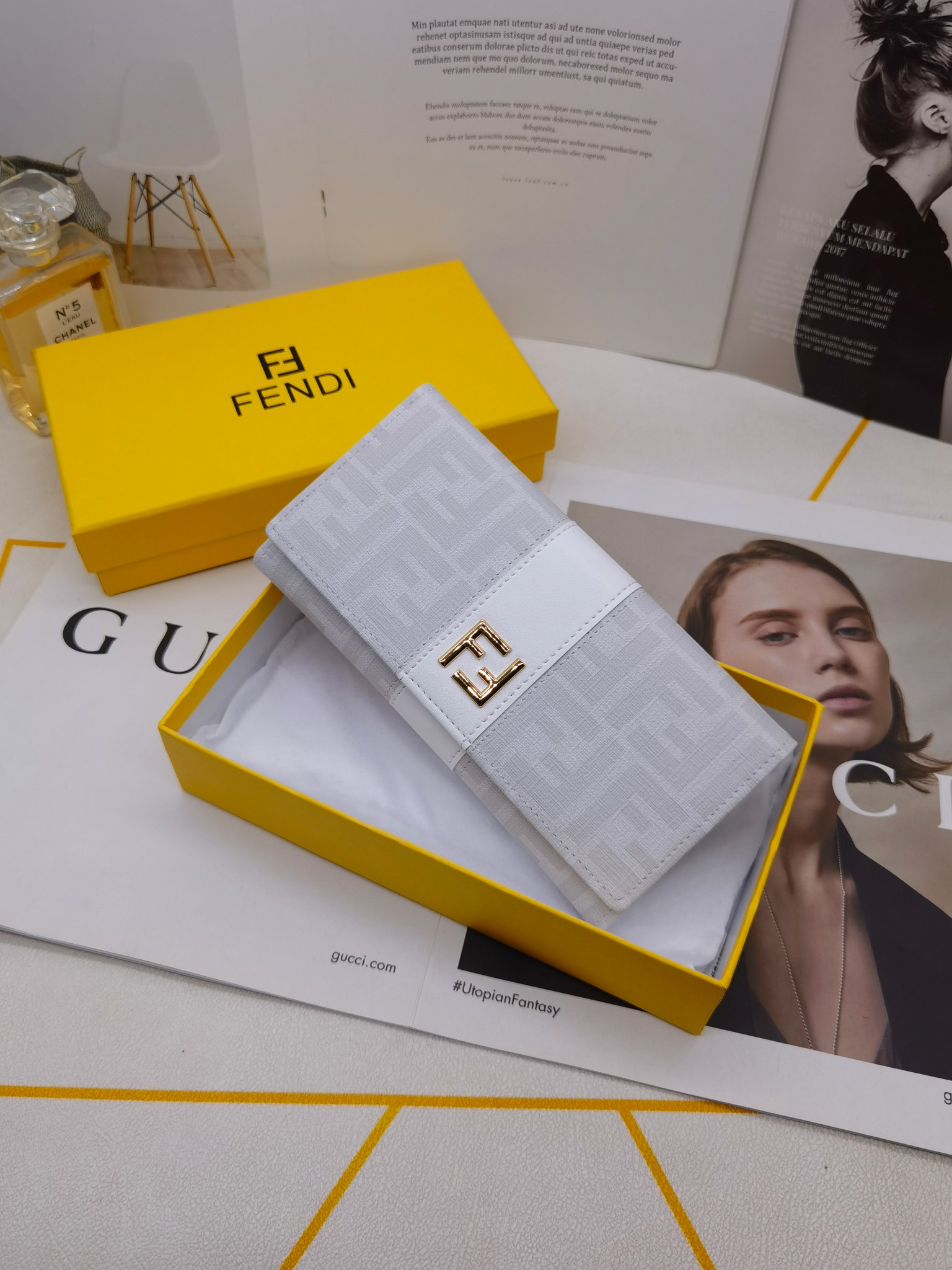 🆕🆕🆕🆕8599专柜同步，最新款钱包，采用进口牛 皮，原厂定制的最新徽标，不管皮质还是logo，都要给