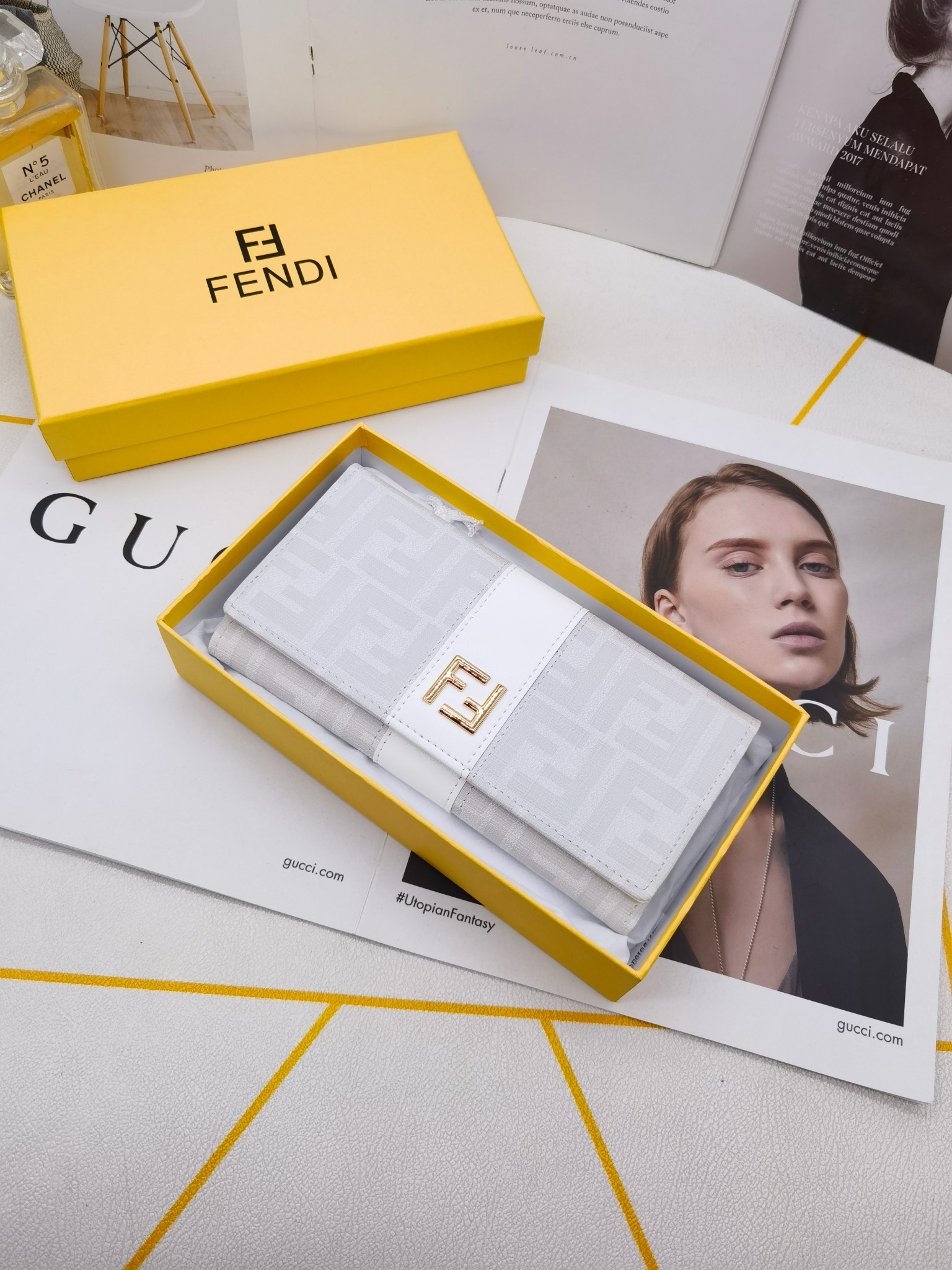 🆕🆕🆕🆕8599专柜同步，最新款钱包，采用进口牛 皮，原厂定制的最新徽标，不管皮质还是logo，都要给