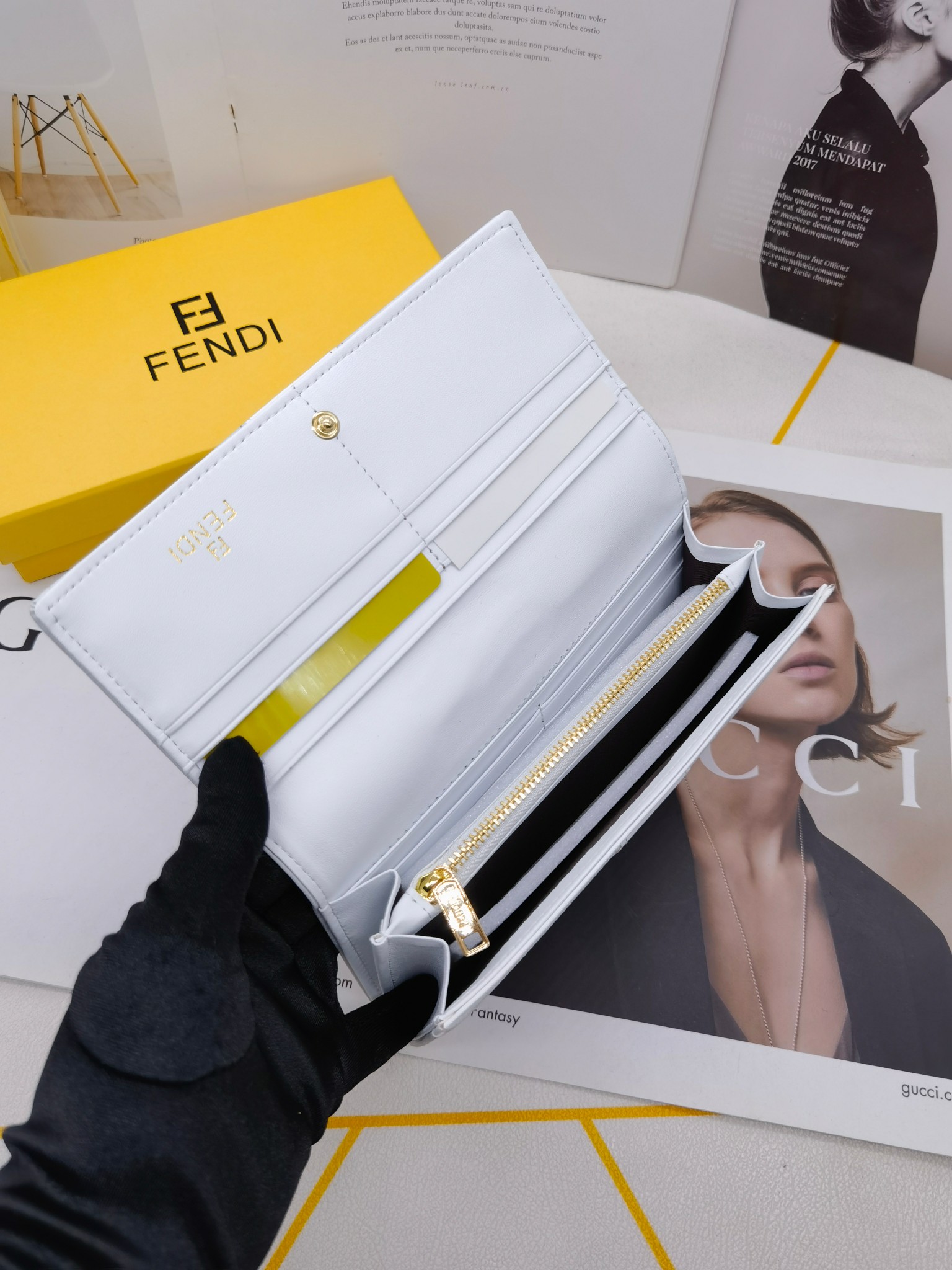 🆕🆕🆕🆕8599专柜同步，最新款钱包，采用进口牛 皮，原厂定制的最新徽标，不管皮质还是logo，都要给