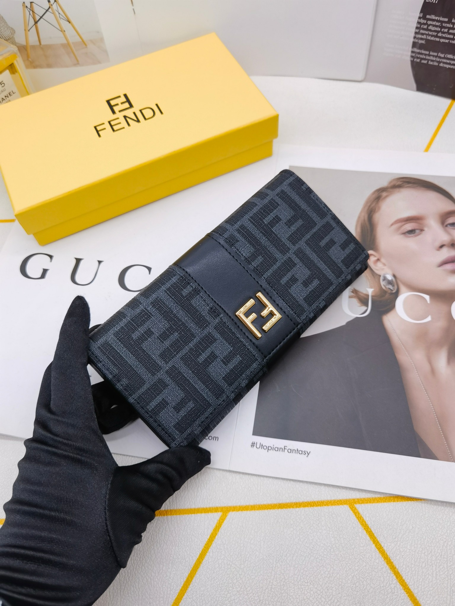 🆕🆕🆕🆕8599专柜同步，最新款钱包，采用进口牛 皮，原厂定制的最新徽标，不管皮质还是logo，都要给