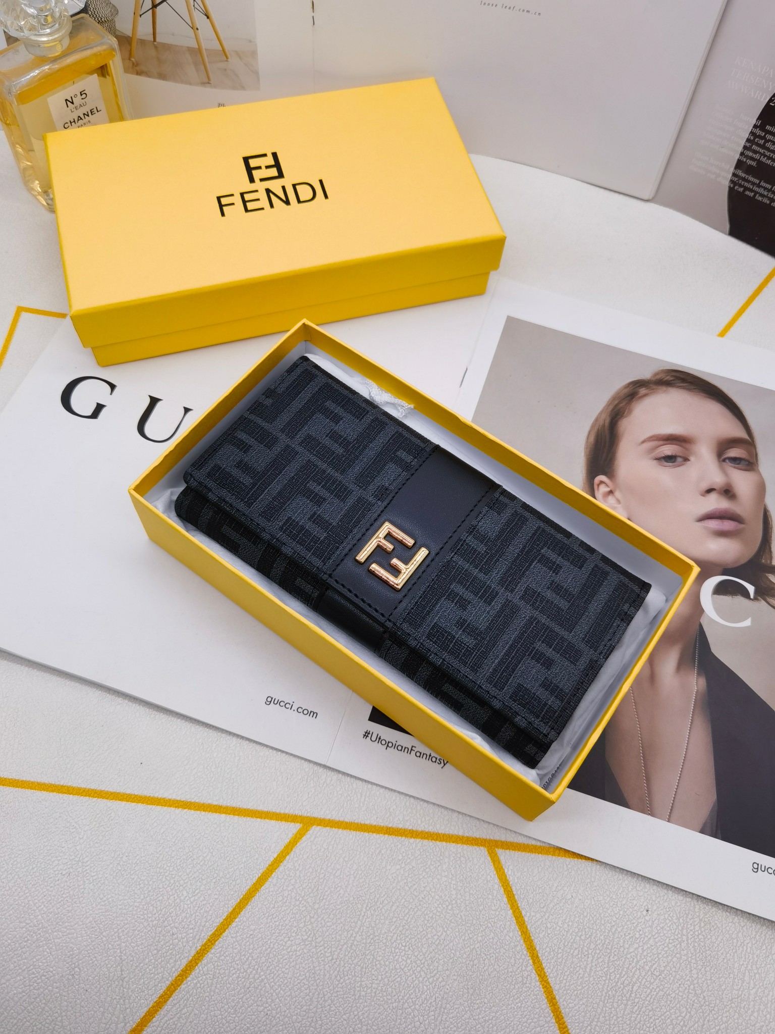 🆕🆕🆕🆕8599专柜同步，最新款钱包，采用进口牛 皮，原厂定制的最新徽标，不管皮质还是logo，都要给