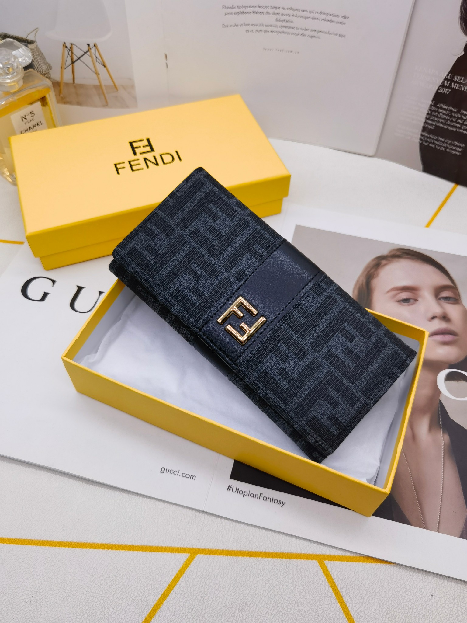 🆕🆕🆕🆕8599专柜同步，最新款钱包，采用进口牛 皮，原厂定制的最新徽标，不管皮质还是logo，都要给