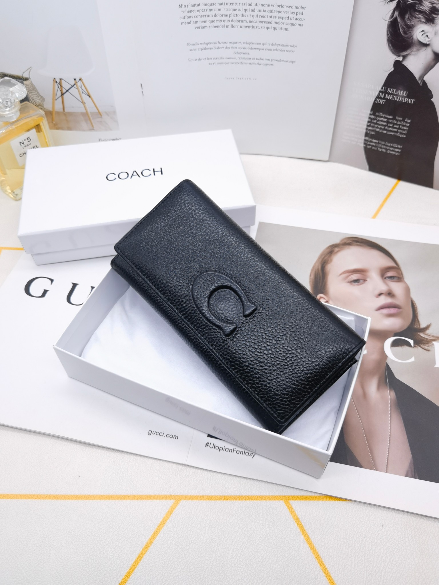 🆕🆕🆕🆕专柜同步，最新款钱包，采用进口牛 皮，原厂定制的最新徽标，不管皮质还是logo，都要给你带来酣