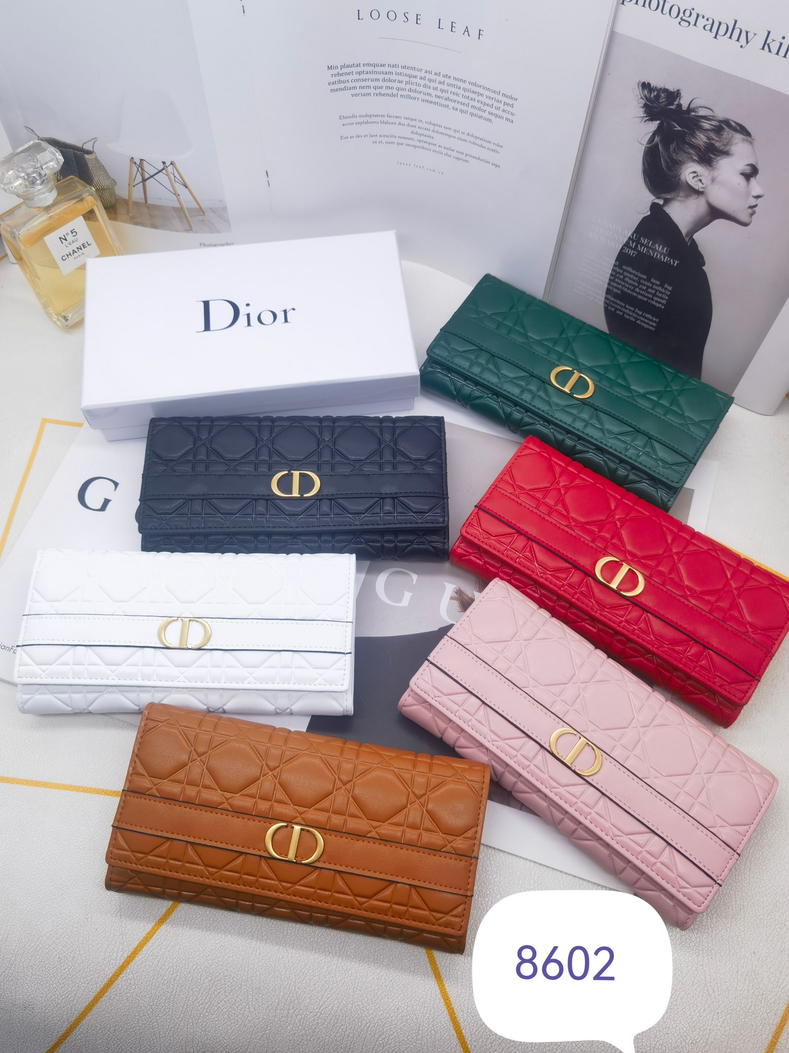 🆕🆕🆕🆕8602专柜同步，最新款钱包，采用进口牛 皮，原厂定制的最新徽标，不管皮质还是logo，都要给