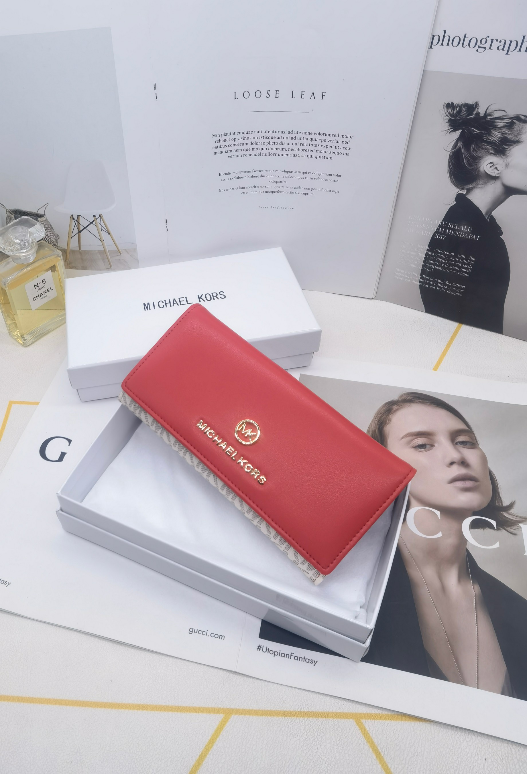 🆕🆕🆕🆕8600专柜同步，最新款钱包，采用进口牛 皮，原厂定制的最新徽标，不管皮质还是logo，都要给