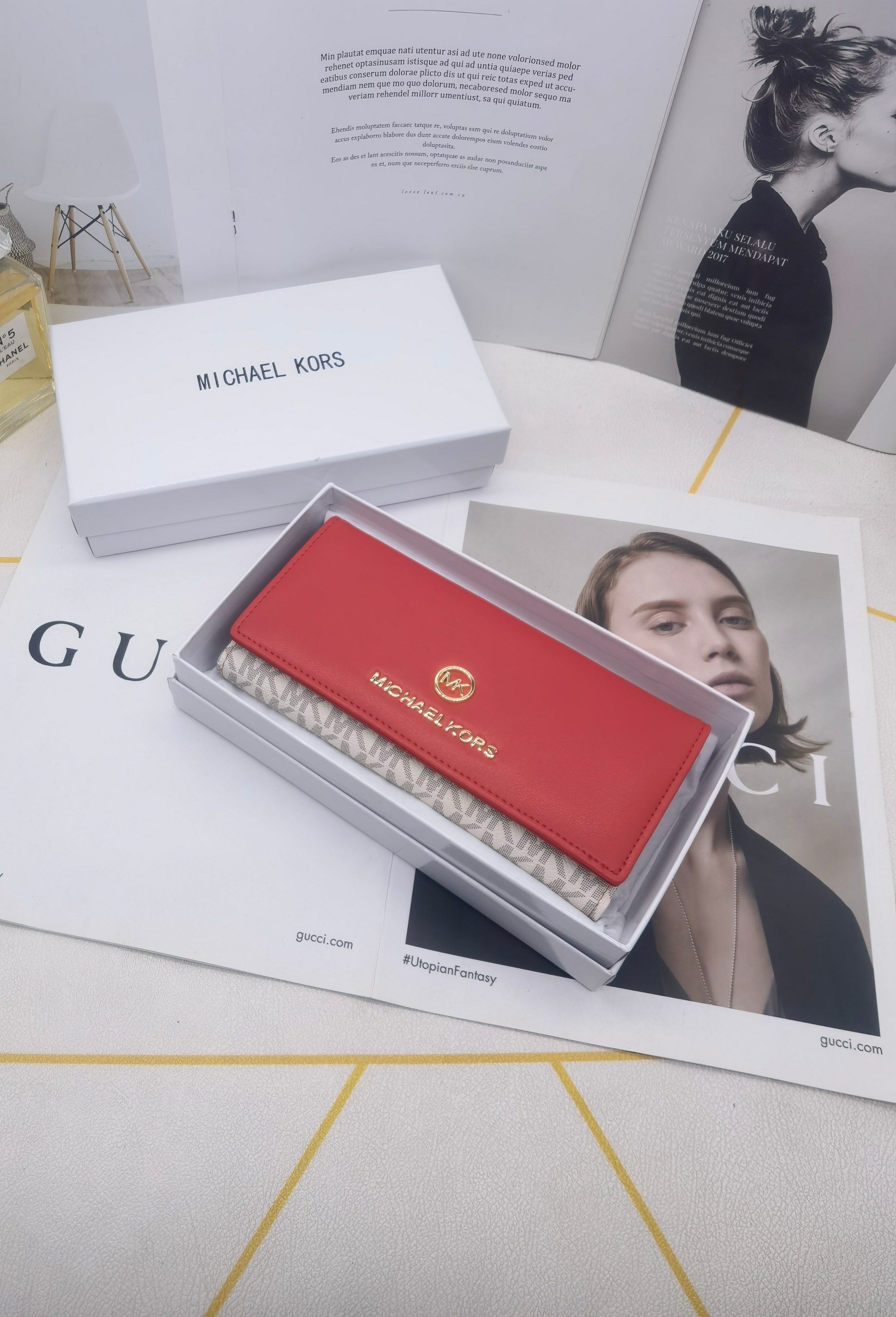 🆕🆕🆕🆕8600专柜同步，最新款钱包，采用进口牛 皮，原厂定制的最新徽标，不管皮质还是logo，都要给