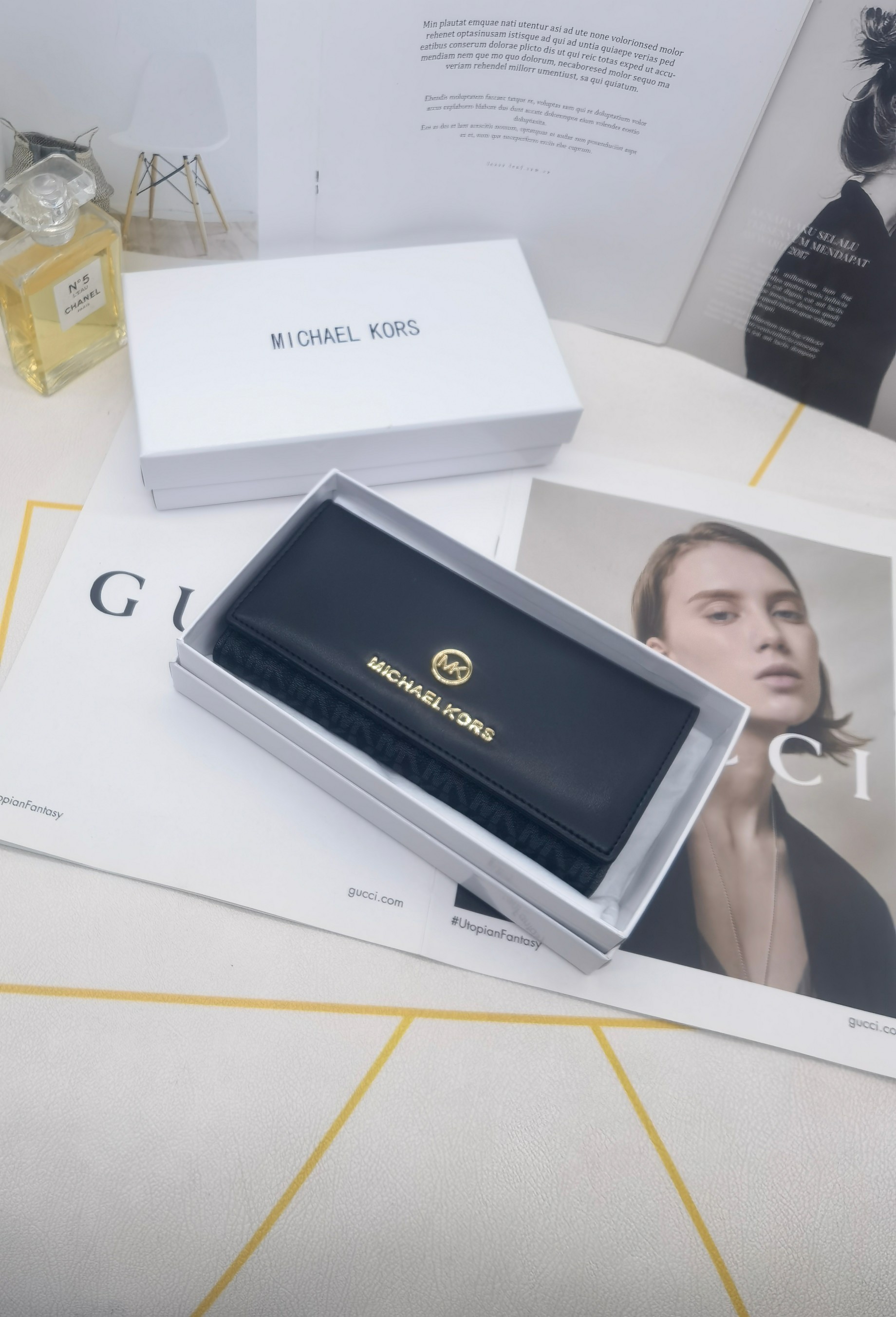 🆕🆕🆕🆕8600专柜同步，最新款钱包，采用进口牛 皮，原厂定制的最新徽标，不管皮质还是logo，都要给