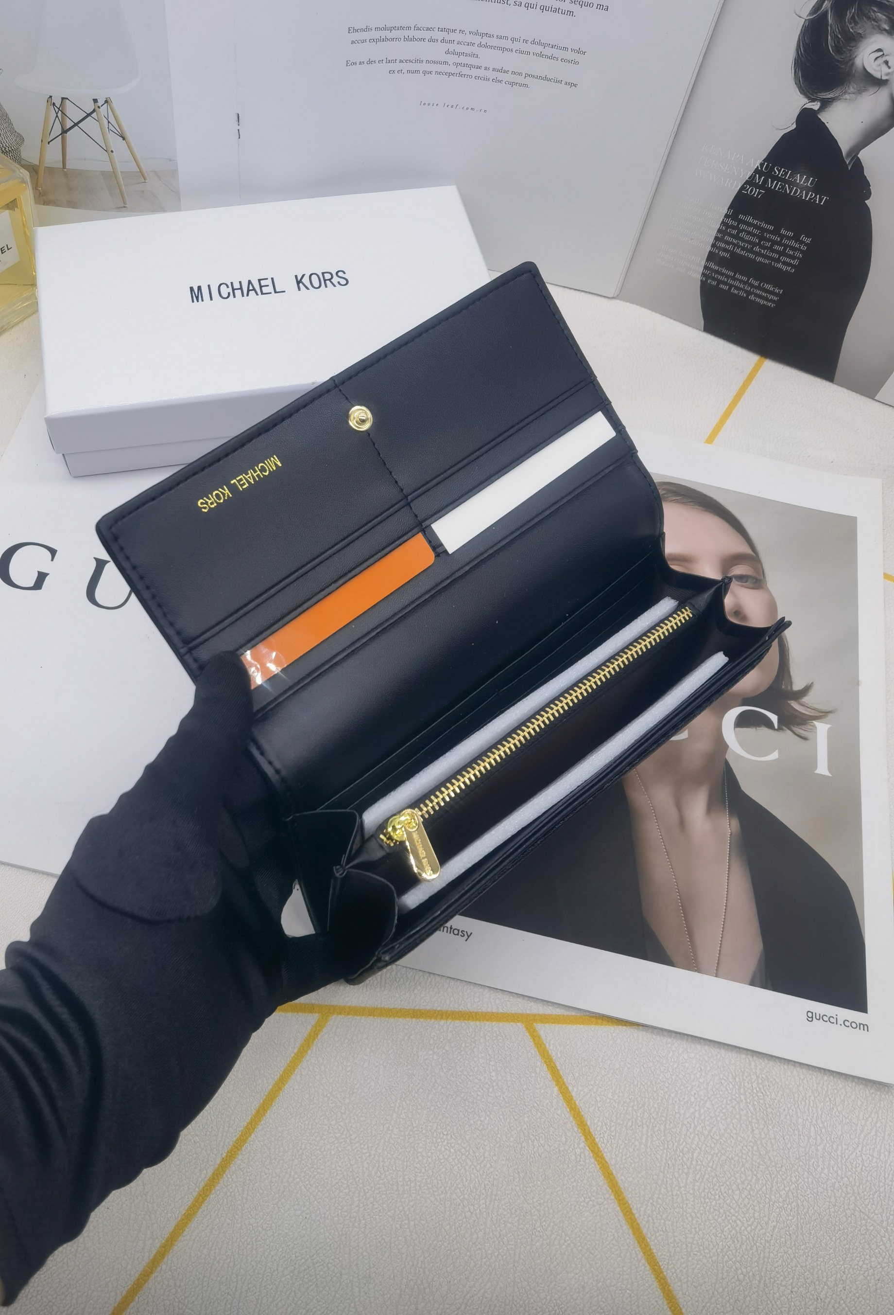 🆕🆕🆕🆕8600专柜同步，最新款钱包，采用进口牛 皮，原厂定制的最新徽标，不管皮质还是logo，都要给