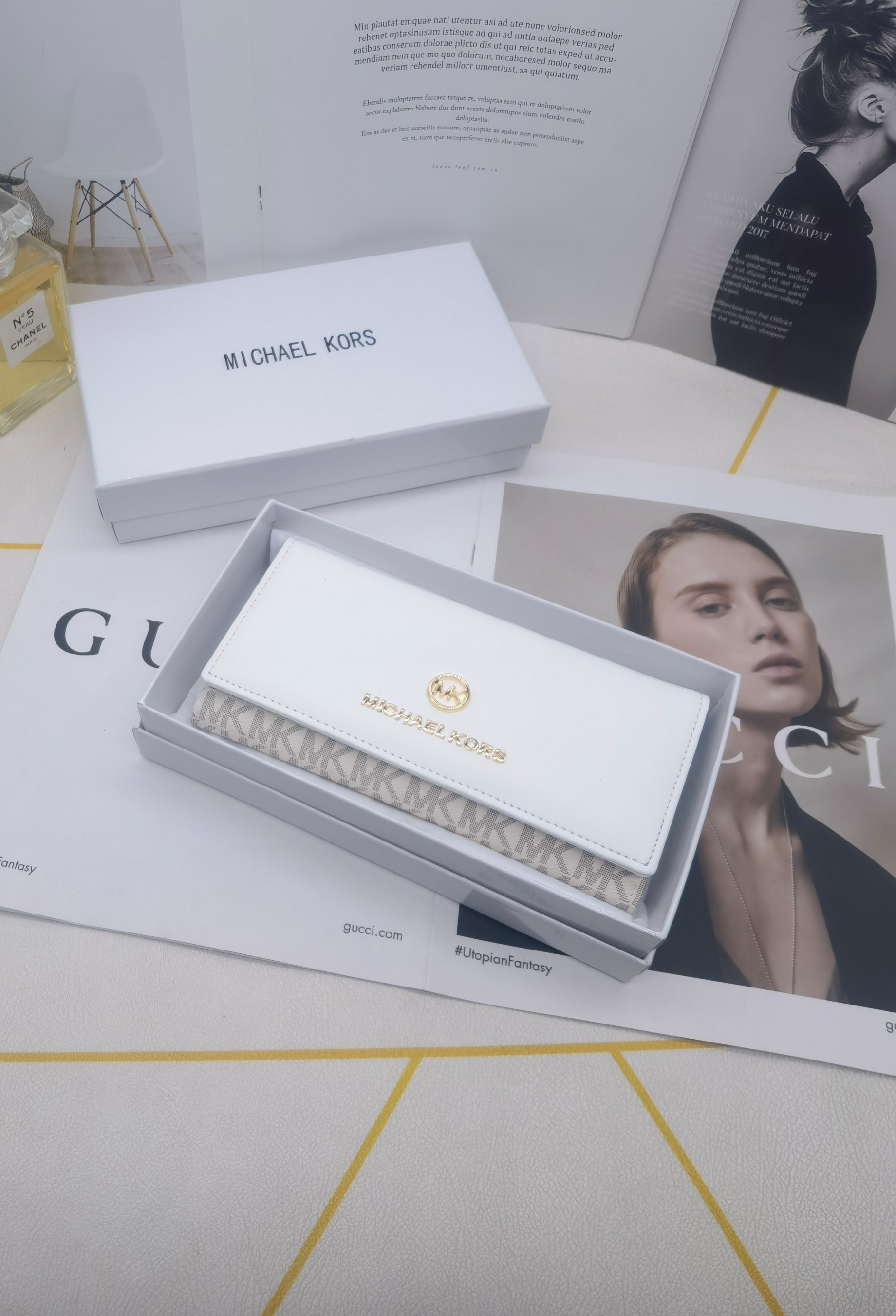 🆕🆕🆕🆕8600专柜同步，最新款钱包，采用进口牛 皮，原厂定制的最新徽标，不管皮质还是logo，都要给