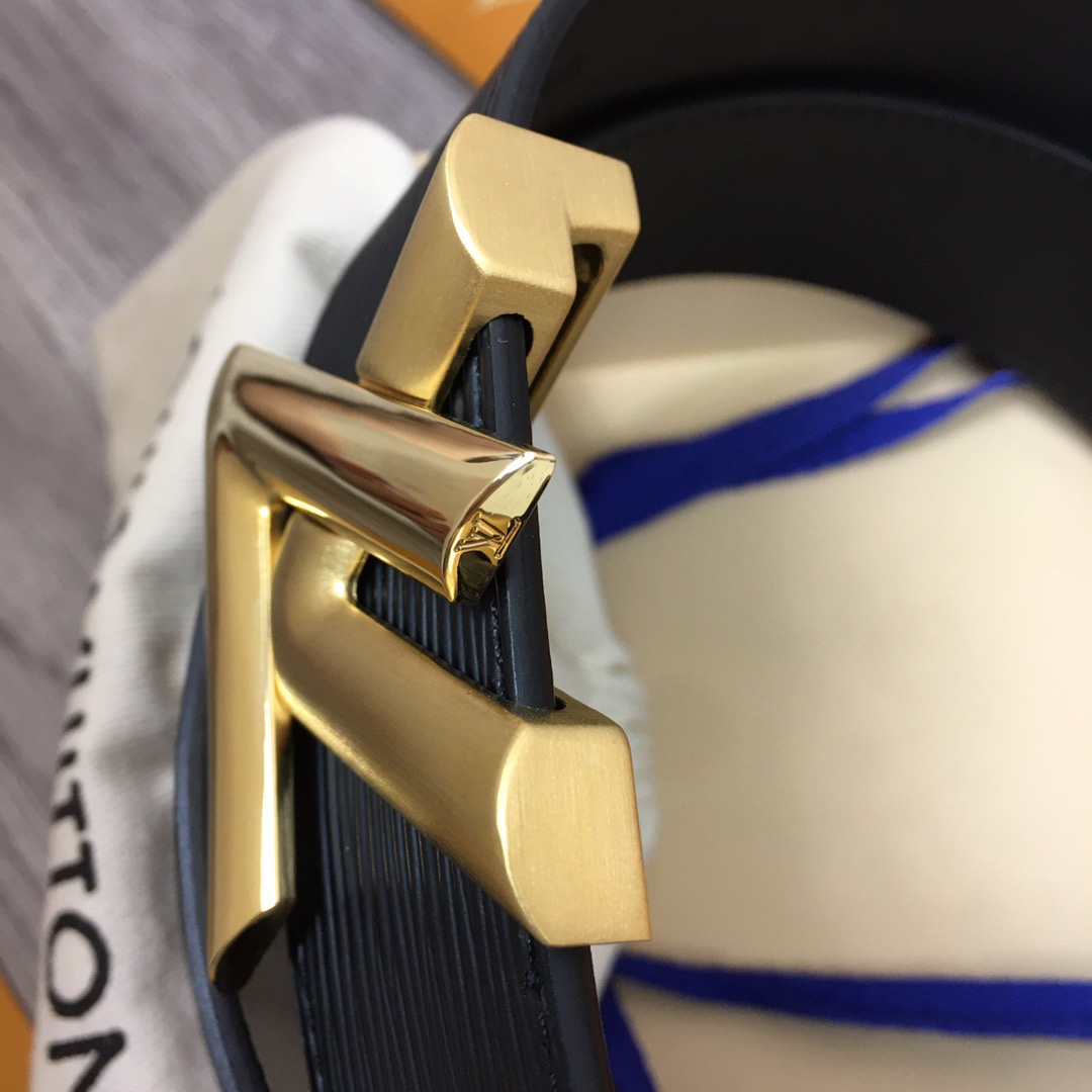 P 驴牌專櫃同步 最新女士💃原單腰帶 老鼠🐭貨 寬度40毫米 進口(epi)水波紋面 小牛皮內襯 質感精