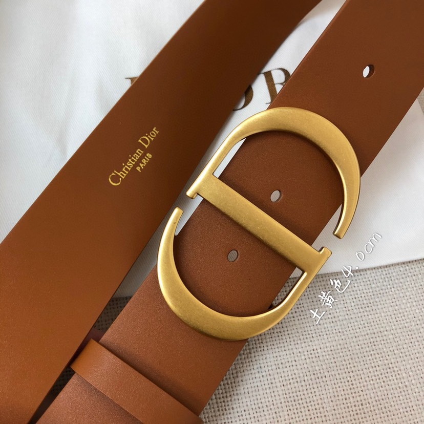 Dior迪奧明星同款 💫官網系列 明星走秀款 全力打造精緻優雅心備佳品，五金採用精湛的處理工藝，進口貴族牛皮 適用百搭腰