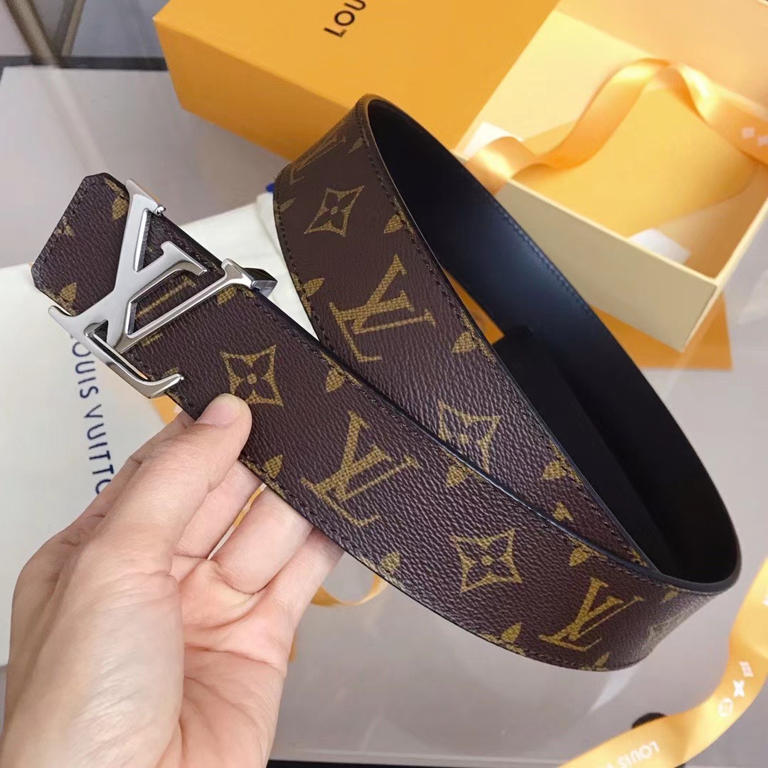 P lv男士腰带 4.0cm宽 经典老花意大利🇮🇹小牛皮底编号m9821专柜62纯铜亮银扣（非市场能比）