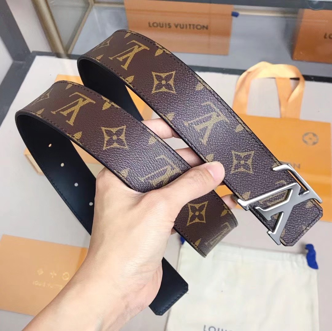 P lv男士腰带 4.0cm宽 经典老花意大利🇮🇹小牛皮底编号m9821专柜62纯铜亮银扣（非市场能比）