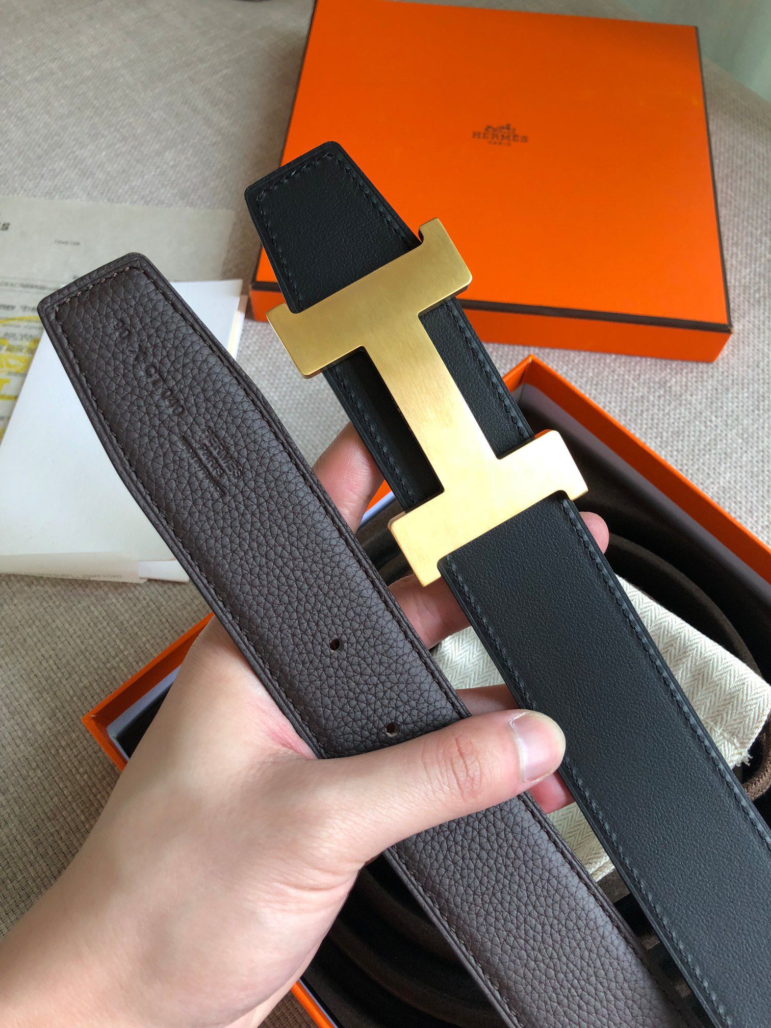 Hermes.爱马仕 官网同步   宽度38mm 原版荔枝搭带身搭配原版精品钢扣，男装的经典搭配，可双面